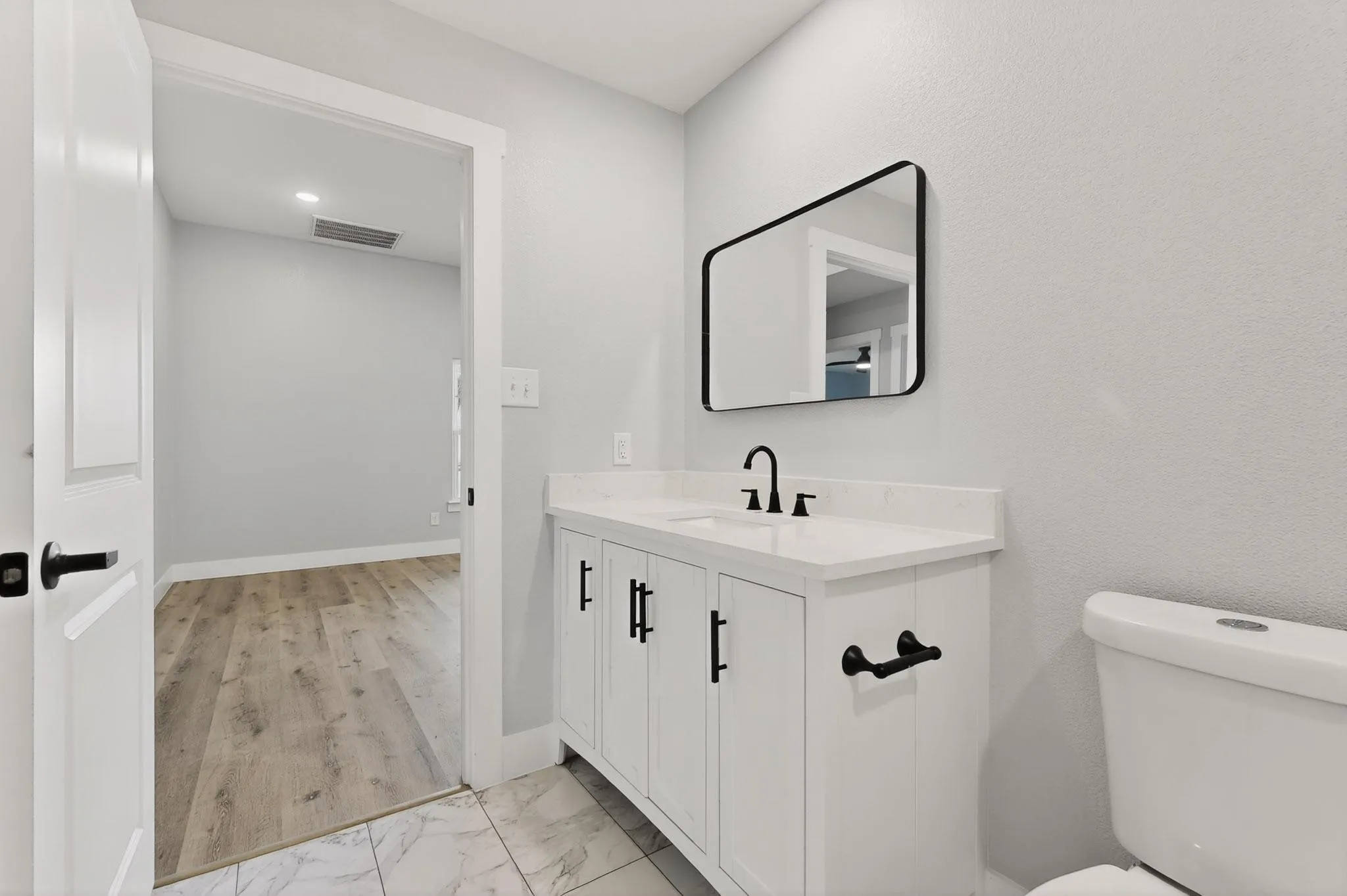 Single Family Residence For Sale in Kaufman County , 6060 County Road 166, Kaufman, Texas 75142, 5 Bedroom, 3 Bathroom, Garage spaces, 2,160 Sqft, built in 1990, Preowned, mls#21245640, Real Estate Agent in Kaufman, Homes For Sale in Kaufman county, Homes For Sale in Kaufman, Realtor in Kaufman Texas, Real Estate Brokerage Independent Realty Texas, Luminita Cordes Realtor