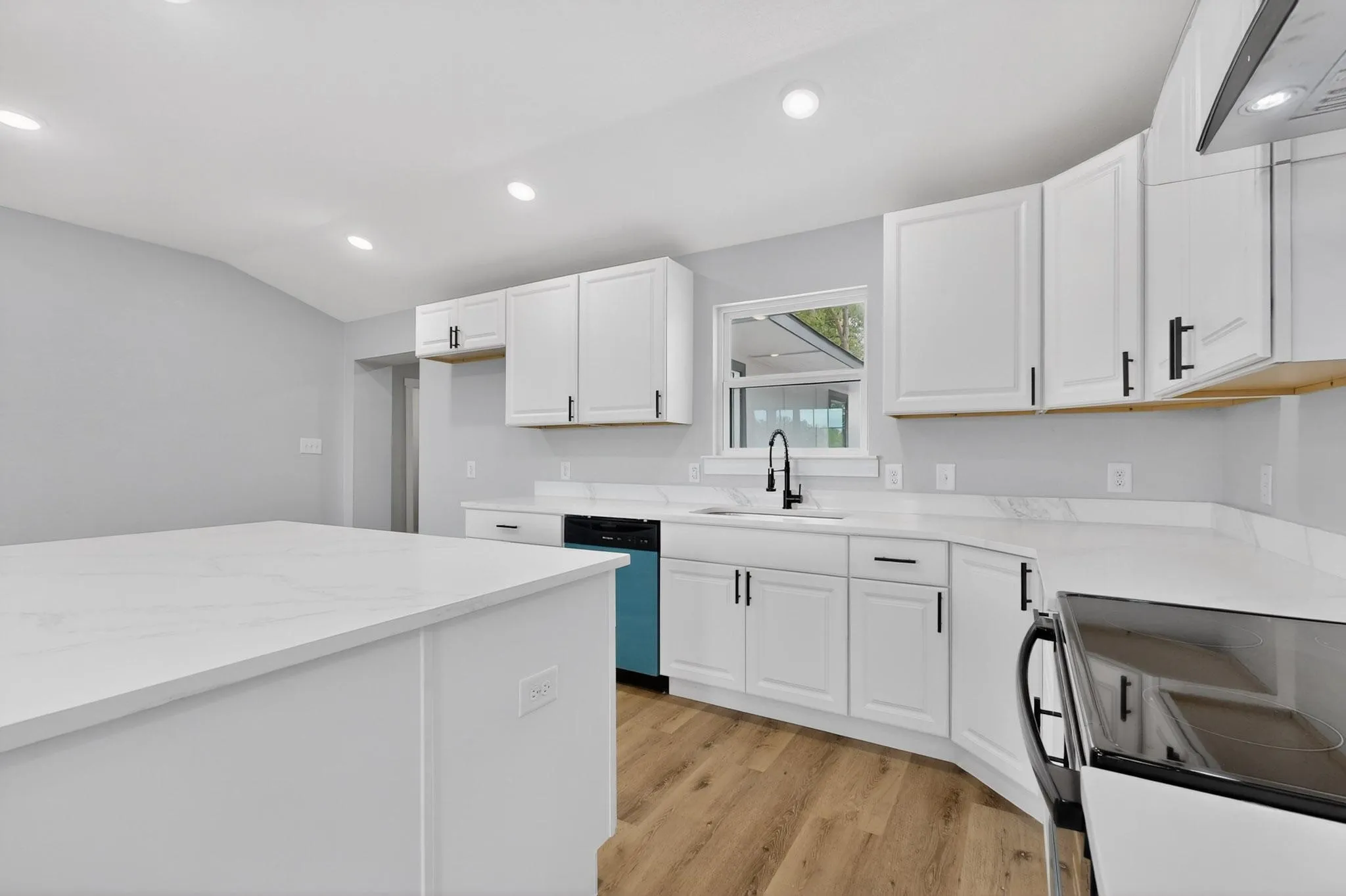 Single Family Residence For Sale in Kaufman County , 6060 County Road 166, Kaufman, Texas 75142, 5 Bedroom, 3 Bathroom, Garage spaces, 2,160 Sqft, built in 1990, Preowned, mls#21245640, Real Estate Agent in Kaufman, Homes For Sale in Kaufman county, Homes For Sale in Kaufman, Realtor in Kaufman Texas, Real Estate Brokerage Independent Realty Texas, Luminita Cordes Realtor