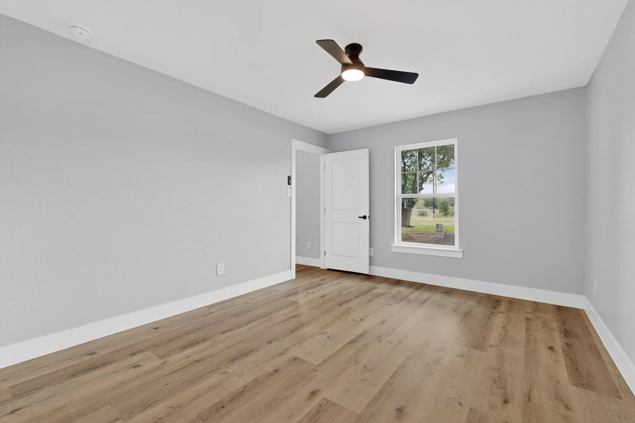 Single Family Residence For Sale in Kaufman County , 6060 County Road 166, Kaufman, Texas 75142, 5 Bedroom, 3 Bathroom, Garage spaces, 2,160 Sqft, built in 1990, Preowned, mls#21245640, Real Estate Agent in Kaufman, Homes For Sale in Kaufman county, Homes For Sale in Kaufman, Realtor in Kaufman Texas, Real Estate Brokerage Independent Realty Texas, Luminita Cordes Realtor
