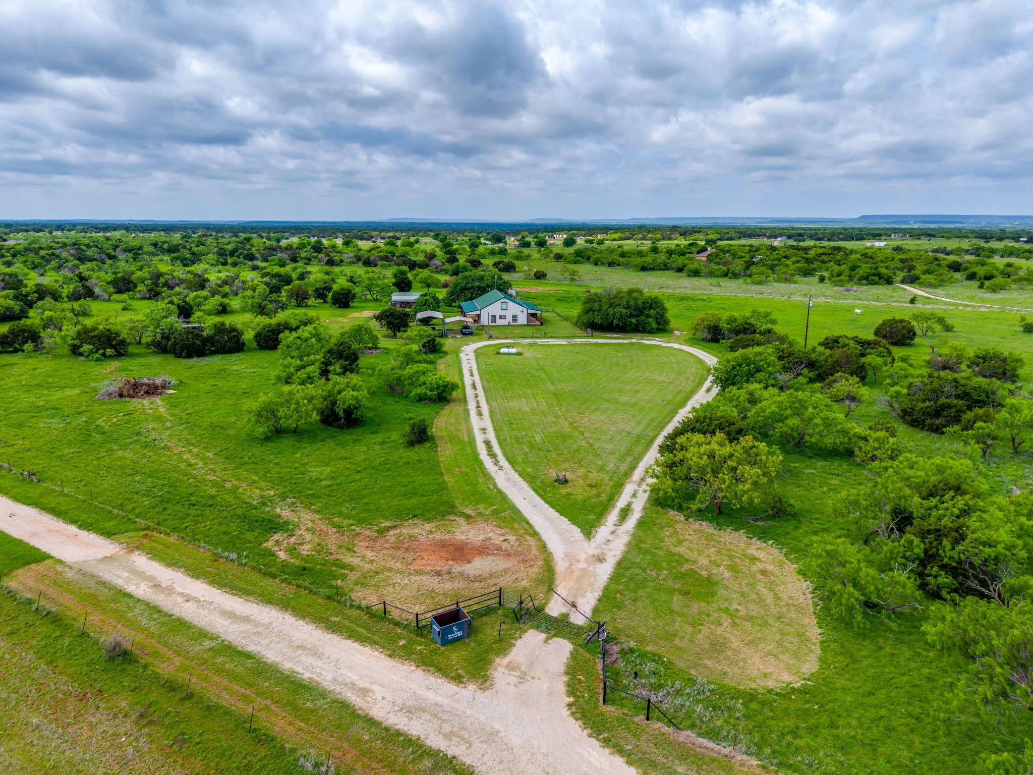 Single Family Residence For Sale in Palo Pinto County , 13450 SH 254, Graford, Texas 76449, 3 Bedroom, 2 Bathroom, Garage spaces, 3,115 Sqft, built in 2004, Preowned, Price $935,000, mls#21245221, Real Estate Agent in Graford, Homes For Sale in Palo Pinto county, Homes For Sale in Graford, Realtor in Graford Texas, Real Estate Brokerage Independent Realty Texas, Luminita Cordes Realtor