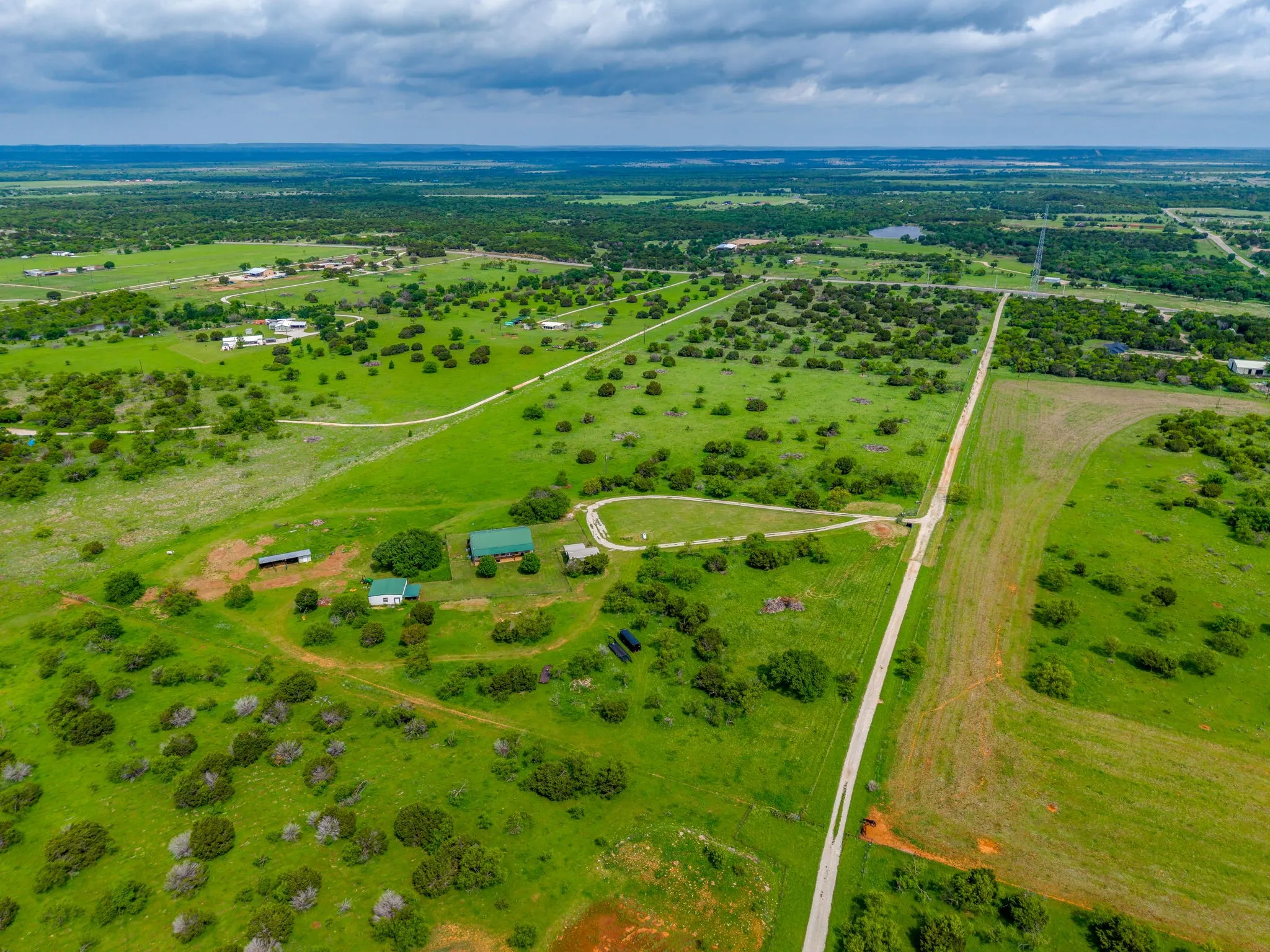 Single Family Residence For Sale in Palo Pinto County , 13450 SH 254, Graford, Texas 76449, 3 Bedroom, 2 Bathroom, Garage spaces, 3,115 Sqft, built in 2004, Preowned, Price $935,000, mls#21245221, Real Estate Agent in Graford, Homes For Sale in Palo Pinto county, Homes For Sale in Graford, Realtor in Graford Texas, Real Estate Brokerage Independent Realty Texas, Luminita Cordes Realtor