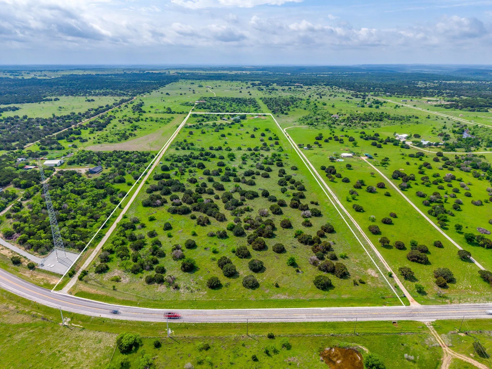 Single Family Residence For Sale in Palo Pinto County , 13450 SH 254, Graford, Texas 76449, 3 Bedroom, 2 Bathroom, Garage spaces, 3,115 Sqft, built in 2004, Preowned, Price $935,000, mls#21245221, Real Estate Agent in Graford, Homes For Sale in Palo Pinto county, Homes For Sale in Graford, Realtor in Graford Texas, Real Estate Brokerage Independent Realty Texas, Luminita Cordes Realtor