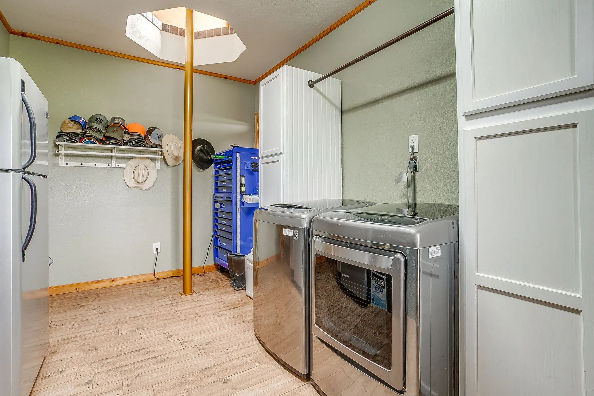 Single Family Residence For Sale in Palo Pinto County , 13450 SH 254, Graford, Texas 76449, 3 Bedroom, 2 Bathroom, Garage spaces, 3,115 Sqft, built in 2004, Preowned, Price $935,000, mls#21245221, Real Estate Agent in Graford, Homes For Sale in Palo Pinto county, Homes For Sale in Graford, Realtor in Graford Texas, Real Estate Brokerage Independent Realty Texas, Luminita Cordes Realtor