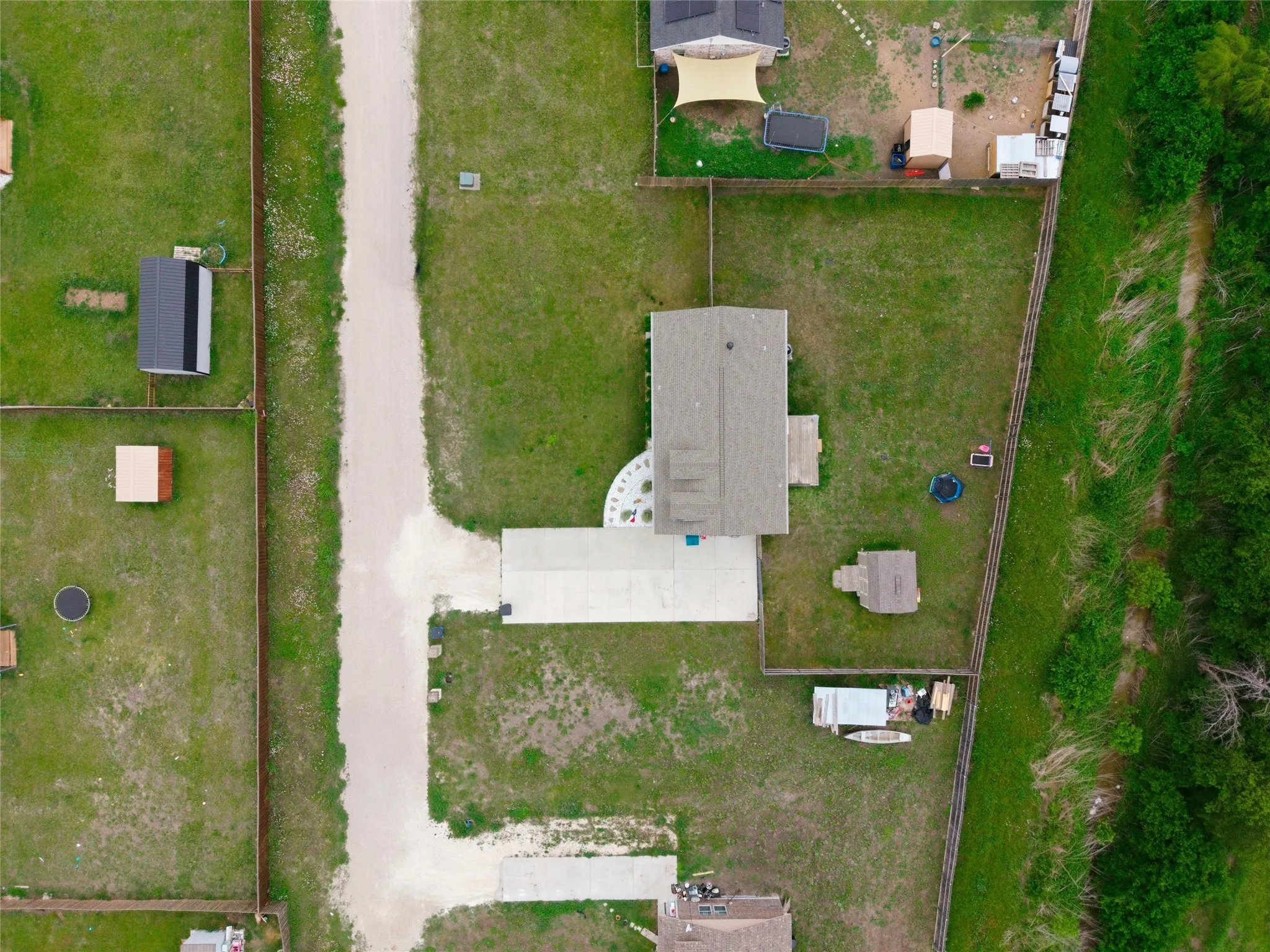 Single Family Residence For Sale in Hill County , 106 Moore Street, Itasca, Texas 76055, 3 Bedroom, 2 Bathroom, Garage spaces, 1,215 Sqft, built in 2020, Preowned, mls#21244751, Real Estate Agent in Itasca, Homes For Sale in Hill county, Homes For Sale in Itasca, Realtor in Itasca Texas, Real Estate Brokerage Independent Realty Texas, Luminita Cordes Realtor
