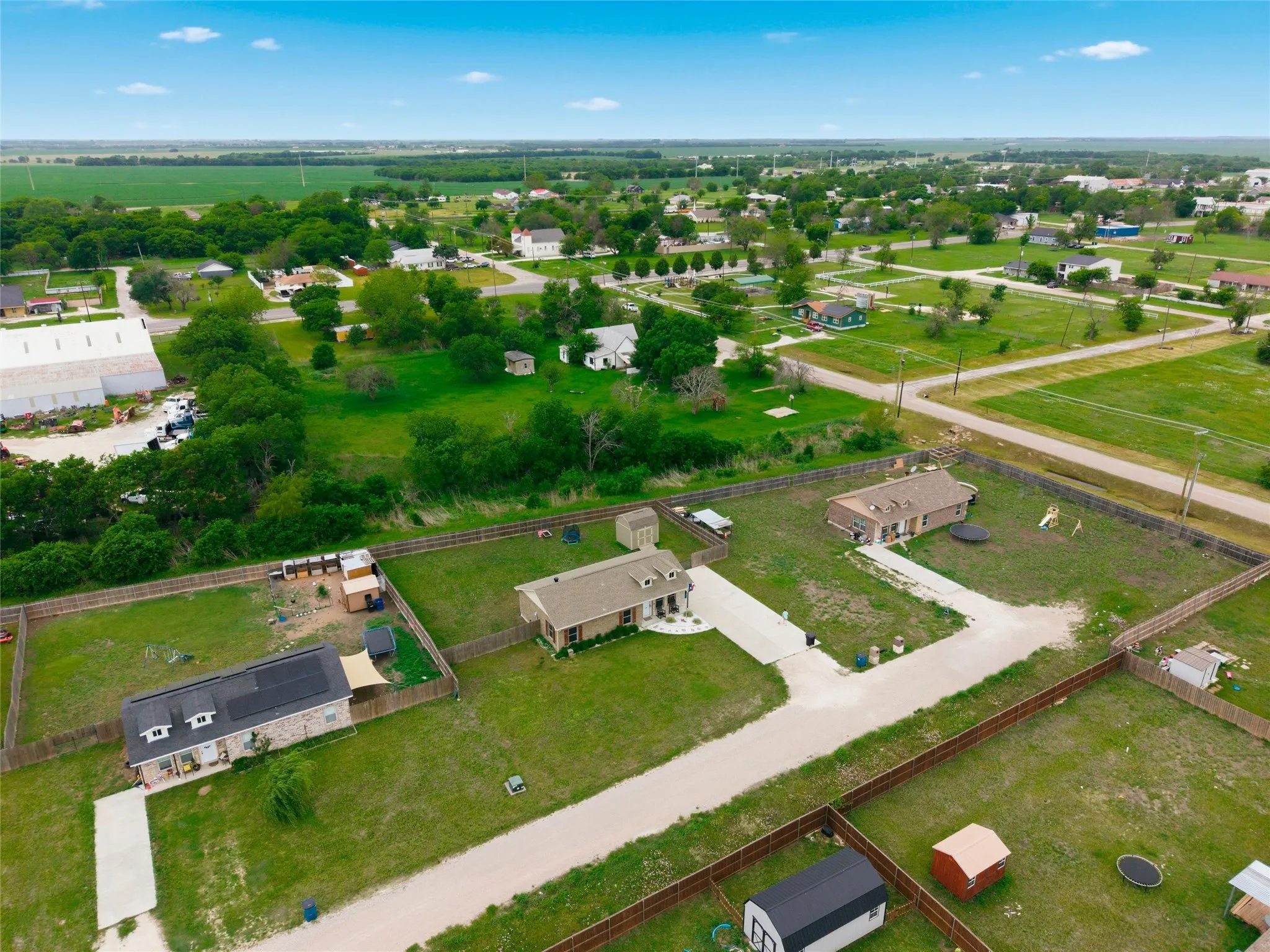 Single Family Residence For Sale in Hill County , 106 Moore Street, Itasca, Texas 76055, 3 Bedroom, 2 Bathroom, Garage spaces, 1,215 Sqft, built in 2020, Preowned, mls#21244751, Real Estate Agent in Itasca, Homes For Sale in Hill county, Homes For Sale in Itasca, Realtor in Itasca Texas, Real Estate Brokerage Independent Realty Texas, Luminita Cordes Realtor