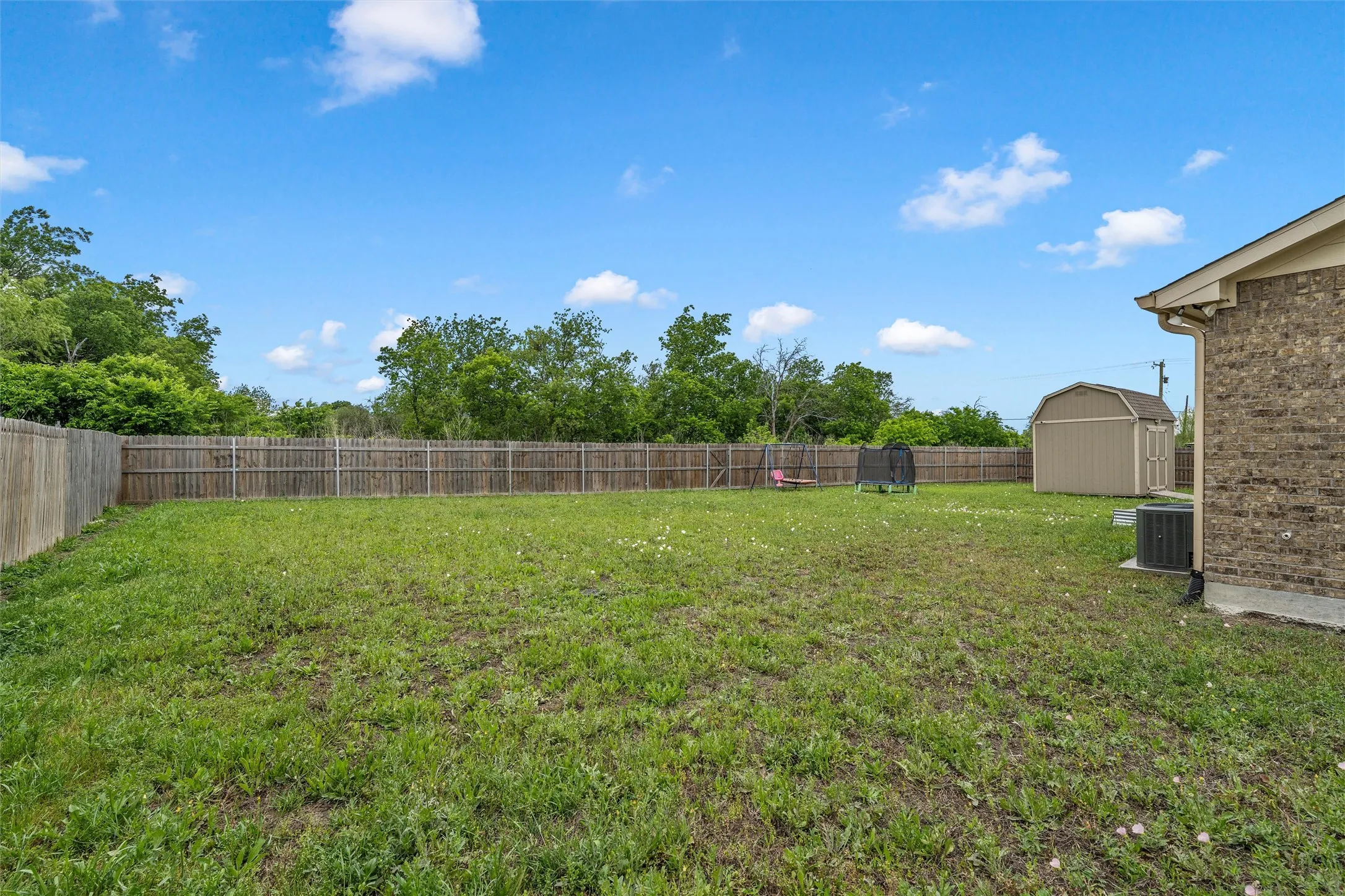 Single Family Residence For Sale in Hill County , 106 Moore Street, Itasca, Texas 76055, 3 Bedroom, 2 Bathroom, Garage spaces, 1,215 Sqft, built in 2020, Preowned, mls#21244751, Real Estate Agent in Itasca, Homes For Sale in Hill county, Homes For Sale in Itasca, Realtor in Itasca Texas, Real Estate Brokerage Independent Realty Texas, Luminita Cordes Realtor