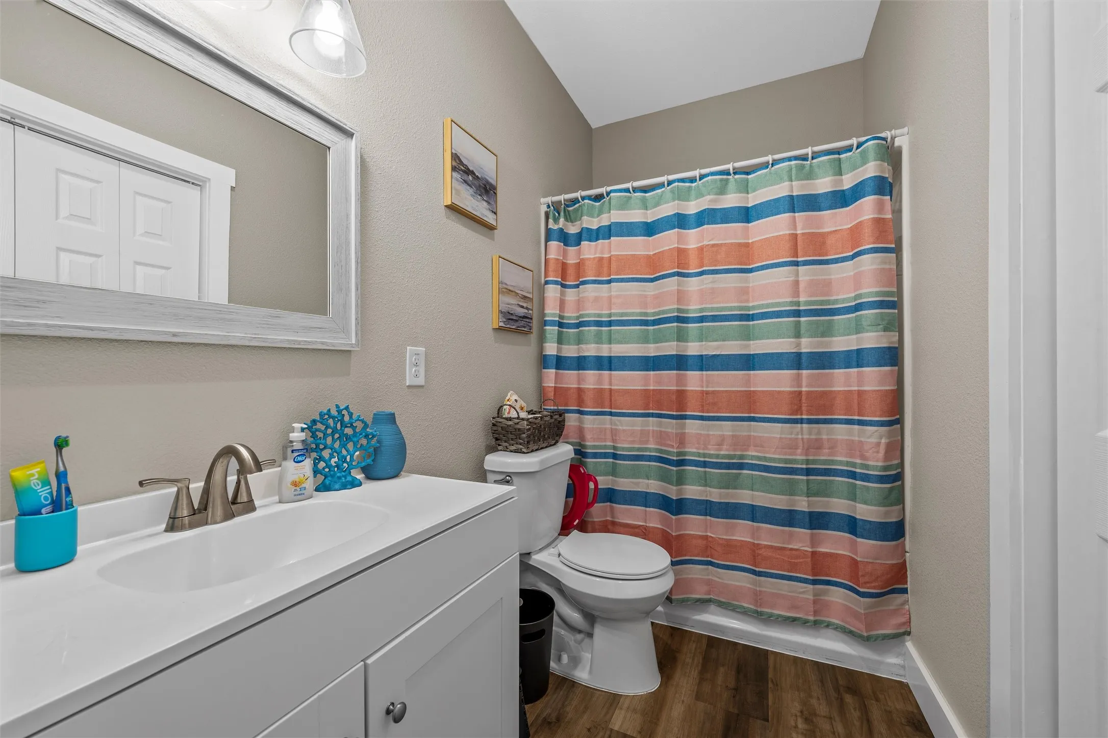 Single Family Residence For Sale in Hill County , 106 Moore Street, Itasca, Texas 76055, 3 Bedroom, 2 Bathroom, Garage spaces, 1,215 Sqft, built in 2020, Preowned, mls#21244751, Real Estate Agent in Itasca, Homes For Sale in Hill county, Homes For Sale in Itasca, Realtor in Itasca Texas, Real Estate Brokerage Independent Realty Texas, Luminita Cordes Realtor
