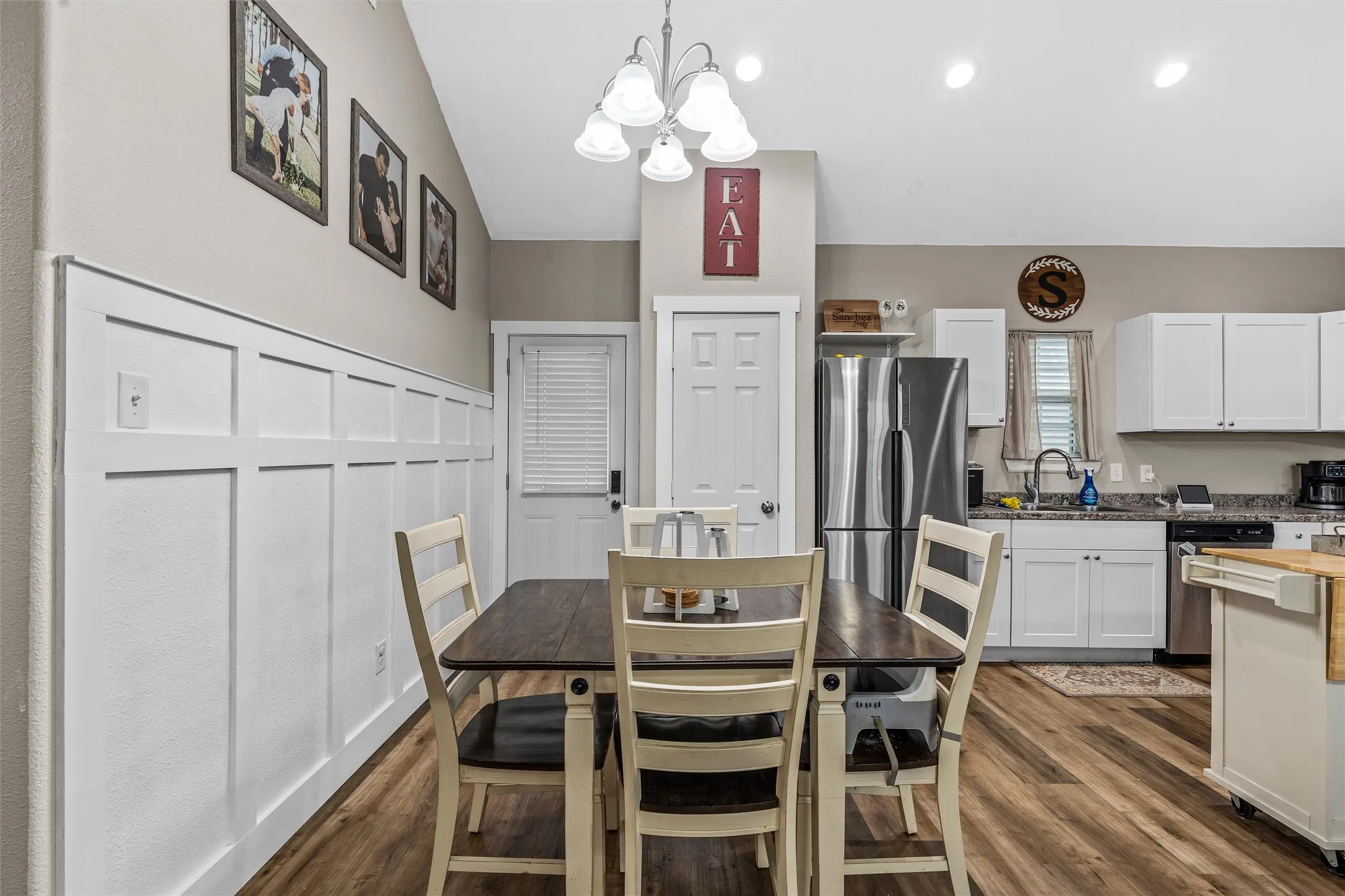 Single Family Residence For Sale in Hill County , 106 Moore Street, Itasca, Texas 76055, 3 Bedroom, 2 Bathroom, Garage spaces, 1,215 Sqft, built in 2020, Preowned, mls#21244751, Real Estate Agent in Itasca, Homes For Sale in Hill county, Homes For Sale in Itasca, Realtor in Itasca Texas, Real Estate Brokerage Independent Realty Texas, Luminita Cordes Realtor