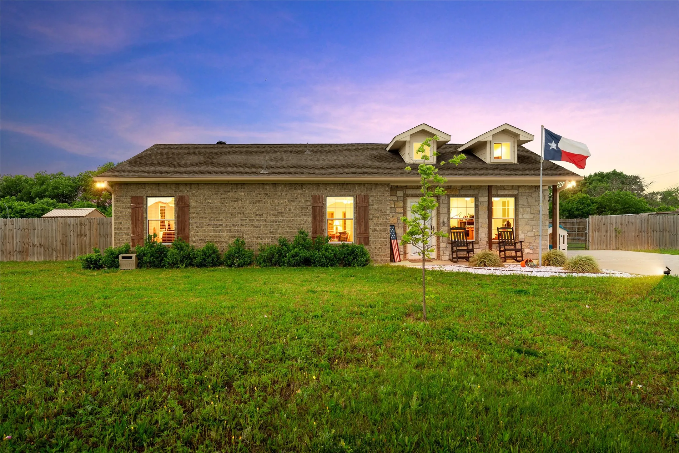 Single Family Residence For Sale in Hill County , 106 Moore Street, Itasca, Texas 76055, 3 Bedroom, 2 Bathroom, Garage spaces, 1,215 Sqft, built in 2020, Preowned, mls#21244751, Real Estate Agent in Itasca, Homes For Sale in Hill county, Homes For Sale in Itasca, Realtor in Itasca Texas, Real Estate Brokerage Independent Realty Texas, Luminita Cordes Realtor