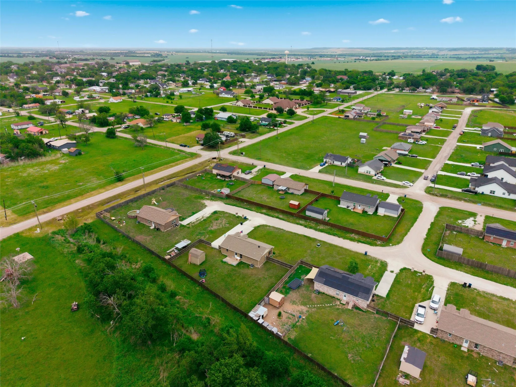 Single Family Residence For Sale in Hill County , 106 Moore Street, Itasca, Texas 76055, 3 Bedroom, 2 Bathroom, Garage spaces, 1,215 Sqft, built in 2020, Preowned, mls#21244751, Real Estate Agent in Itasca, Homes For Sale in Hill county, Homes For Sale in Itasca, Realtor in Itasca Texas, Real Estate Brokerage Independent Realty Texas, Luminita Cordes Realtor