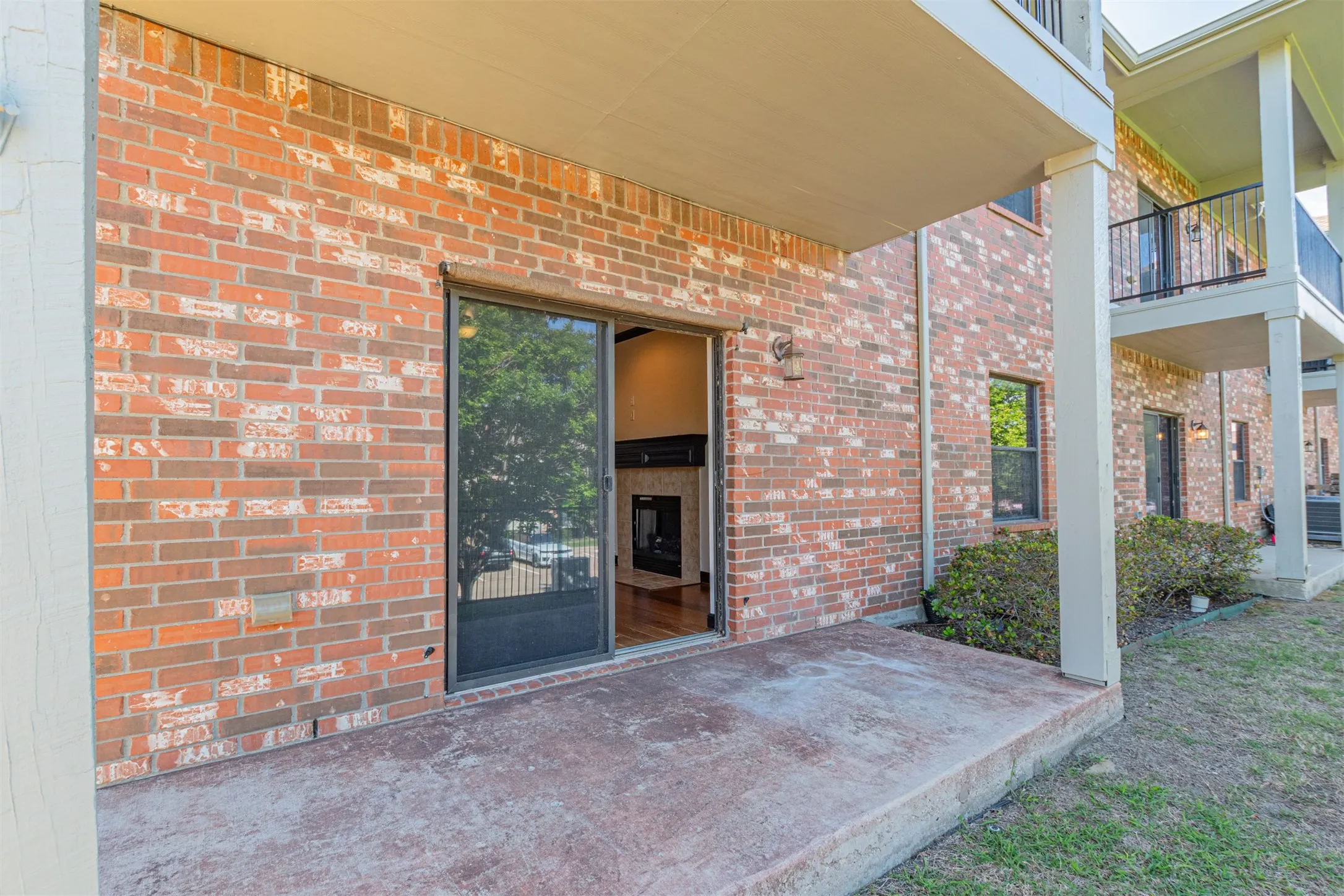 Condominium For Sale in Rockwall County , 1871 Signal Ridge Place, Rockwall, Texas 75032, 2 Bedrooms, 2 Bathrooms, Garage spaces, 1,405 Sqft, built in 2006, Preowned, Price $305,000, mls#21245675, Real Estate Agent in Rockwall, Homes For Sale in Rockwall county, Homes For Sale in Rockwall, Realtor in Rockwall Texas, Real Estate Brokerage Independent Realty Texas, Luminita Cordes Realtor