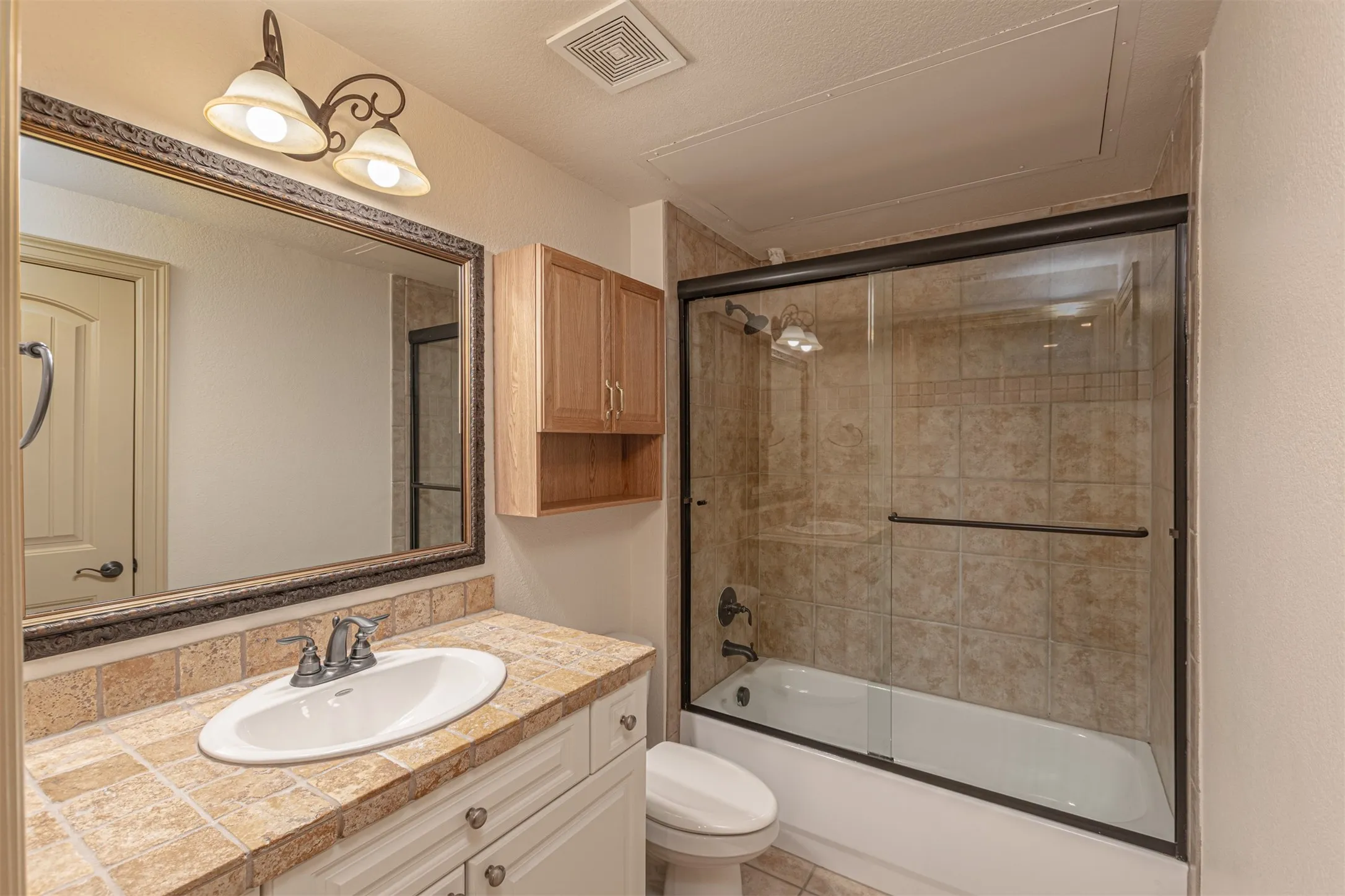 Condominium For Sale in Rockwall County , 1871 Signal Ridge Place, Rockwall, Texas 75032, 2 Bedrooms, 2 Bathrooms, Garage spaces, 1,405 Sqft, built in 2006, Preowned, Price $305,000, mls#21245675, Real Estate Agent in Rockwall, Homes For Sale in Rockwall county, Homes For Sale in Rockwall, Realtor in Rockwall Texas, Real Estate Brokerage Independent Realty Texas, Luminita Cordes Realtor