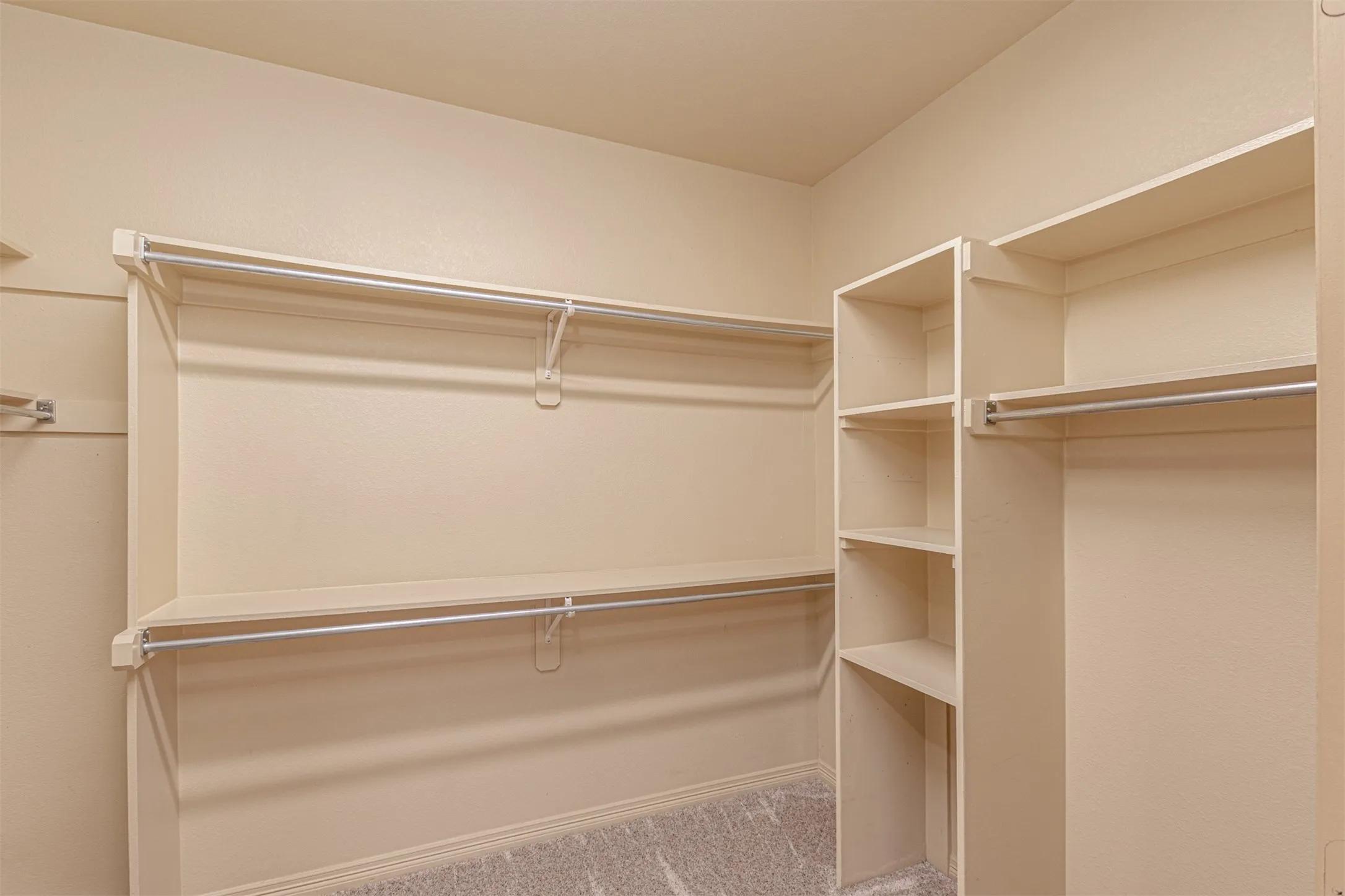 Condominium For Sale in Rockwall County , 1871 Signal Ridge Place, Rockwall, Texas 75032, 2 Bedrooms, 2 Bathrooms, Garage spaces, 1,405 Sqft, built in 2006, Preowned, Price $305,000, mls#21245675, Real Estate Agent in Rockwall, Homes For Sale in Rockwall county, Homes For Sale in Rockwall, Realtor in Rockwall Texas, Real Estate Brokerage Independent Realty Texas, Luminita Cordes Realtor