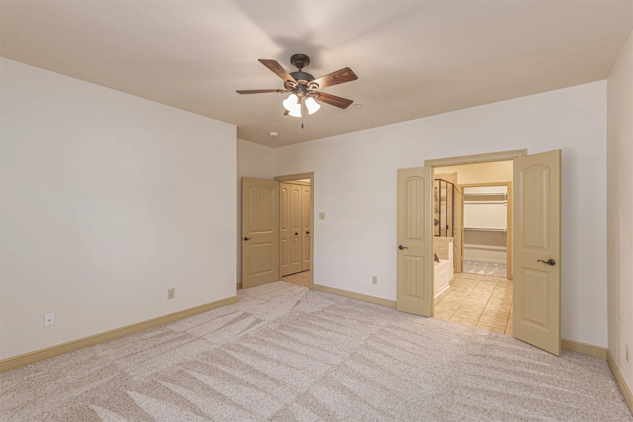 Condominium For Sale in Rockwall County , 1871 Signal Ridge Place, Rockwall, Texas 75032, 2 Bedrooms, 2 Bathrooms, Garage spaces, 1,405 Sqft, built in 2006, Preowned, Price $305,000, mls#21245675, Real Estate Agent in Rockwall, Homes For Sale in Rockwall county, Homes For Sale in Rockwall, Realtor in Rockwall Texas, Real Estate Brokerage Independent Realty Texas, Luminita Cordes Realtor