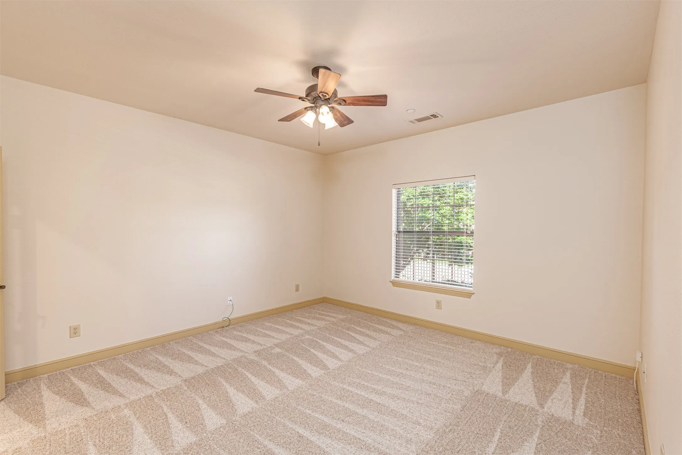 Condominium For Sale in Rockwall County , 1871 Signal Ridge Place, Rockwall, Texas 75032, 2 Bedrooms, 2 Bathrooms, Garage spaces, 1,405 Sqft, built in 2006, Preowned, Price $305,000, mls#21245675, Real Estate Agent in Rockwall, Homes For Sale in Rockwall county, Homes For Sale in Rockwall, Realtor in Rockwall Texas, Real Estate Brokerage Independent Realty Texas, Luminita Cordes Realtor