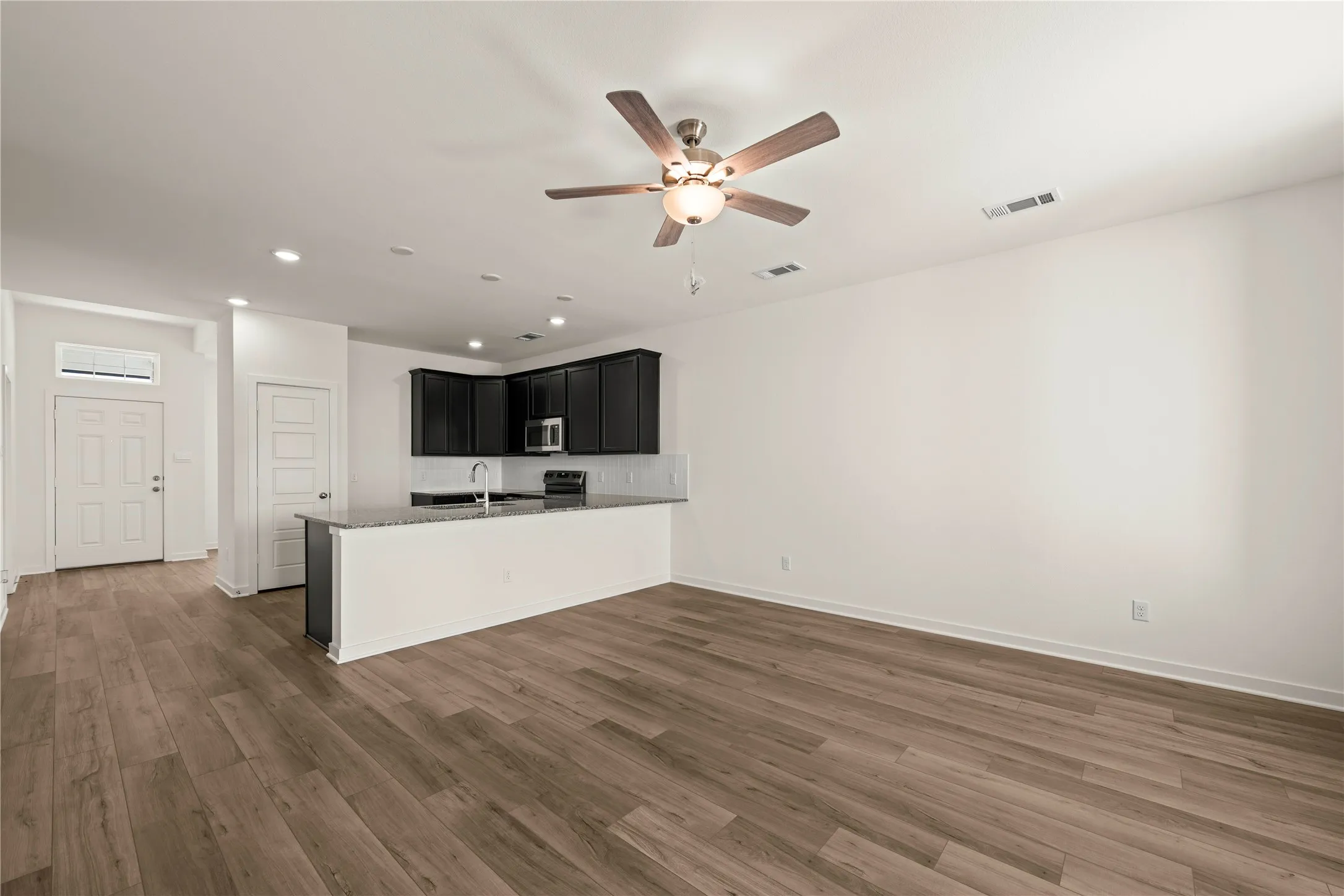 Single Family Residence For Sale in Mc Lennan County , 10116 Bethlehem Court, Waco, Texas 76708, 3 Bedroom, 2 Bathroom, 2 Garage spaces, 1,447 Sqft, built in 2026, mls#21245710, Real Estate Agent in Waco, Homes For Sale in Mc Lennan county, Homes For Sale in Waco, Realtor in Waco Texas, Real Estate Brokerage Independent Realty Texas, Luminita Cordes Realtor