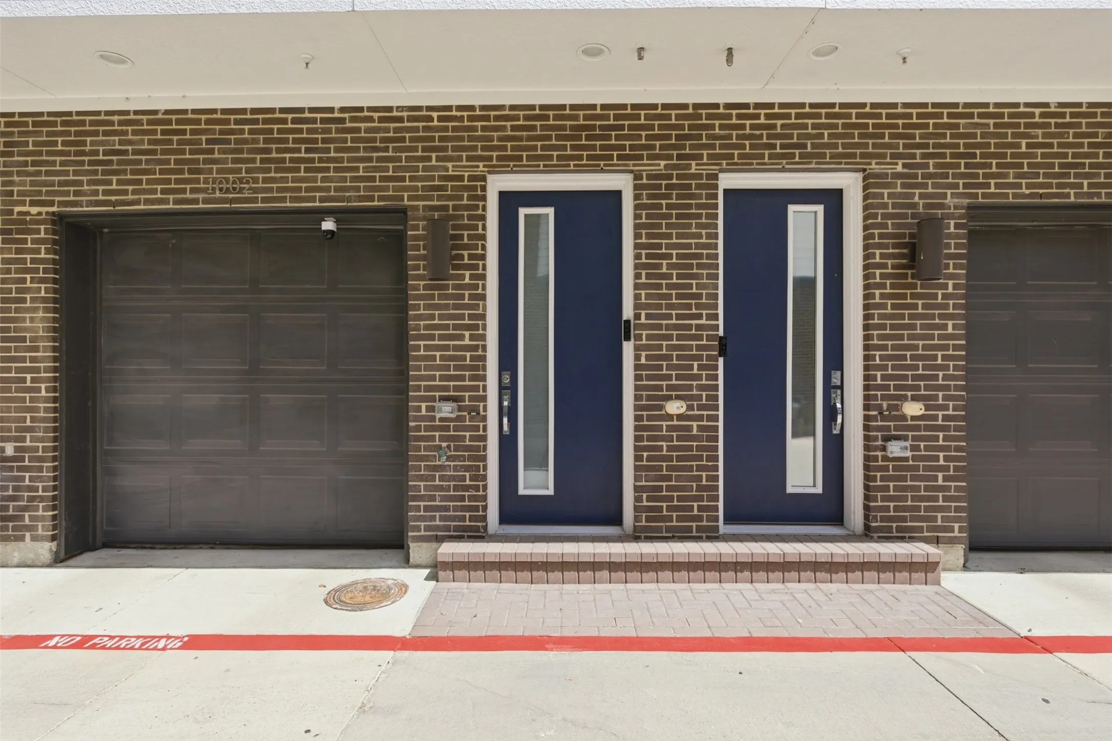 Unit #1002 on the left of this photo. Gated Community,  5.7 Miles to UT Southwestern and 3.7 Miles to Baylor Scott & White Medical District —perfect for residents, fellows, professionals seeking quality urban living with quick access to major freeways.