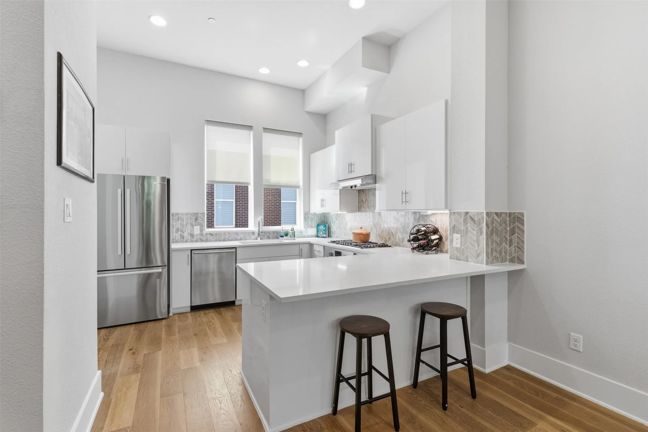 Townhouse For Sale in Dallas County , 381 E Greenbriar Lane 1002, Dallas, Texas 75203, 2 Bedroom, 3 Bathroom, 2 Garage spaces, 1,414 Sqft, built in 2022, Preowned, Price $499,900, mls#21245341, Real Estate Agent in Dallas, Homes For Sale in Dallas county, Homes For Sale in Dallas, Realtor in Dallas Texas, Real Estate Brokerage Independent Realty Texas, Luminita Cordes Realtor