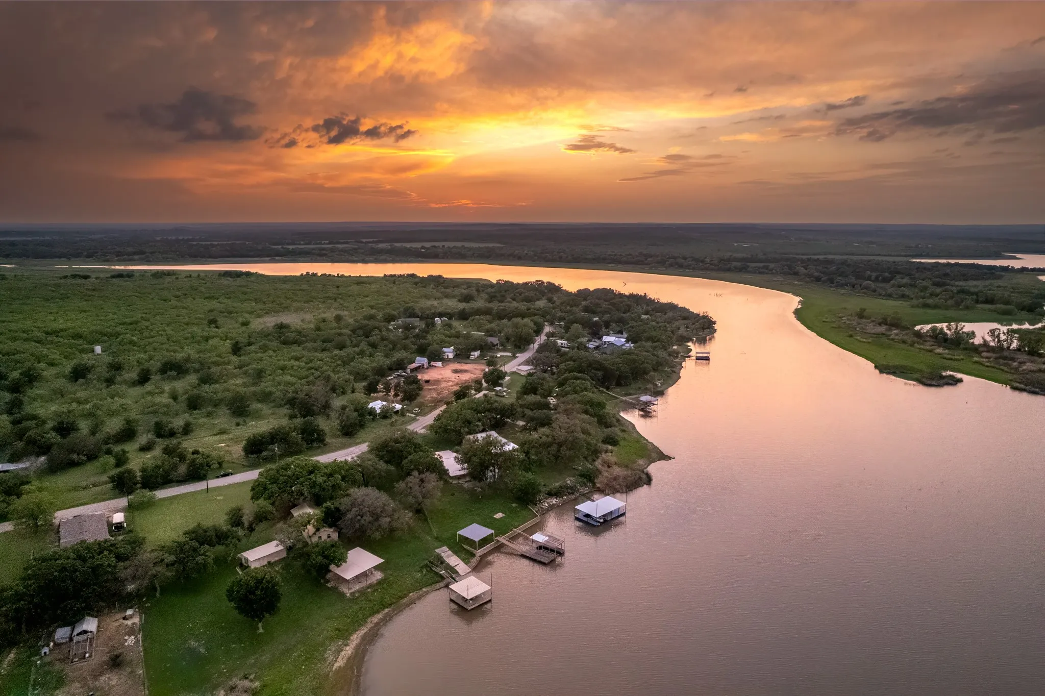 Single Family Residence For Sale in Brown County , 7850 County Road 551, Brownwood, Texas 76801, 3 Bedrooms, 1 Bathroom, 1 Garage spaces, 1,152 Sqft, built in 1992, Price $369,000, mls#21245732, Real Estate Agent in Brownwood, Homes For Sale in Brown county, Homes For Sale in Brownwood, Realtor in Brownwood Texas, Real Estate Brokerage Independent Realty Texas, Luminita Cordes Realtor