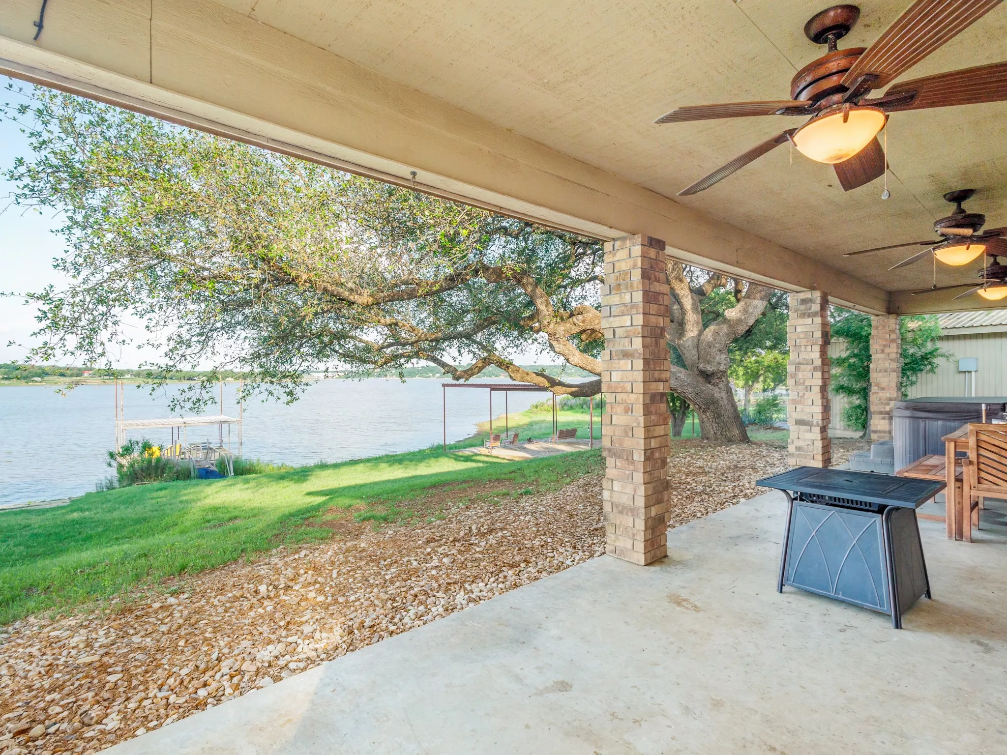 Single Family Residence For Sale in Brown County , 7850 County Road 551, Brownwood, Texas 76801, 3 Bedrooms, 1 Bathroom, 1 Garage spaces, 1,152 Sqft, built in 1992, Price $369,000, mls#21245732, Real Estate Agent in Brownwood, Homes For Sale in Brown county, Homes For Sale in Brownwood, Realtor in Brownwood Texas, Real Estate Brokerage Independent Realty Texas, Luminita Cordes Realtor