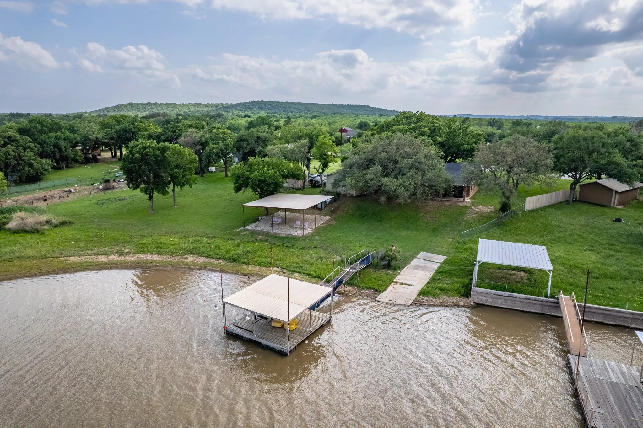 Single Family Residence For Sale in Brown County , 7850 County Road 551, Brownwood, Texas 76801, 3 Bedrooms, 1 Bathroom, 1 Garage spaces, 1,152 Sqft, built in 1992, Price $369,000, mls#21245732, Real Estate Agent in Brownwood, Homes For Sale in Brown county, Homes For Sale in Brownwood, Realtor in Brownwood Texas, Real Estate Brokerage Independent Realty Texas, Luminita Cordes Realtor