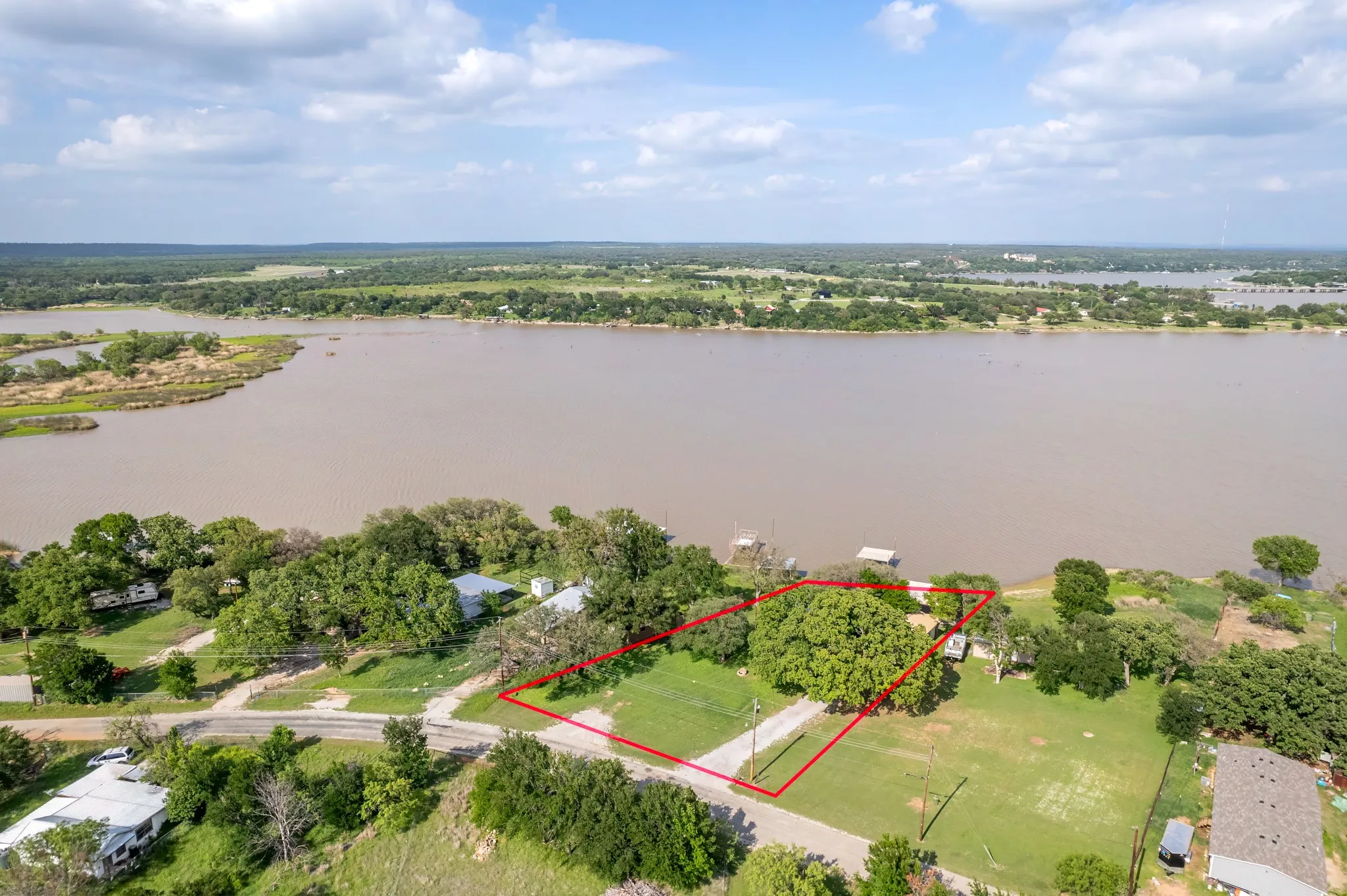 Single Family Residence For Sale in Brown County , 7850 County Road 551, Brownwood, Texas 76801, 3 Bedrooms, 1 Bathroom, 1 Garage spaces, 1,152 Sqft, built in 1992, Price $369,000, mls#21245732, Real Estate Agent in Brownwood, Homes For Sale in Brown county, Homes For Sale in Brownwood, Realtor in Brownwood Texas, Real Estate Brokerage Independent Realty Texas, Luminita Cordes Realtor