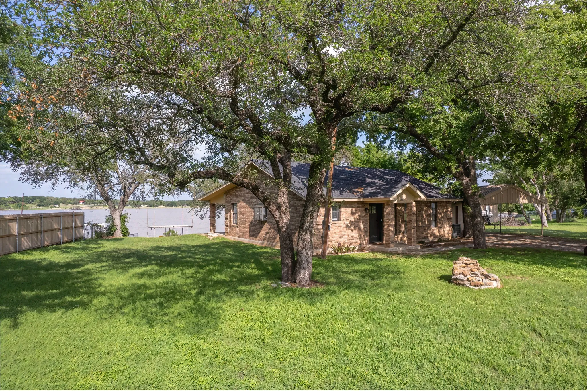 Single Family Residence For Sale in Brown County , 7850 County Road 551, Brownwood, Texas 76801, 3 Bedrooms, 1 Bathroom, 1 Garage spaces, 1,152 Sqft, built in 1992, Price $369,000, mls#21245732, Real Estate Agent in Brownwood, Homes For Sale in Brown county, Homes For Sale in Brownwood, Realtor in Brownwood Texas, Real Estate Brokerage Independent Realty Texas, Luminita Cordes Realtor