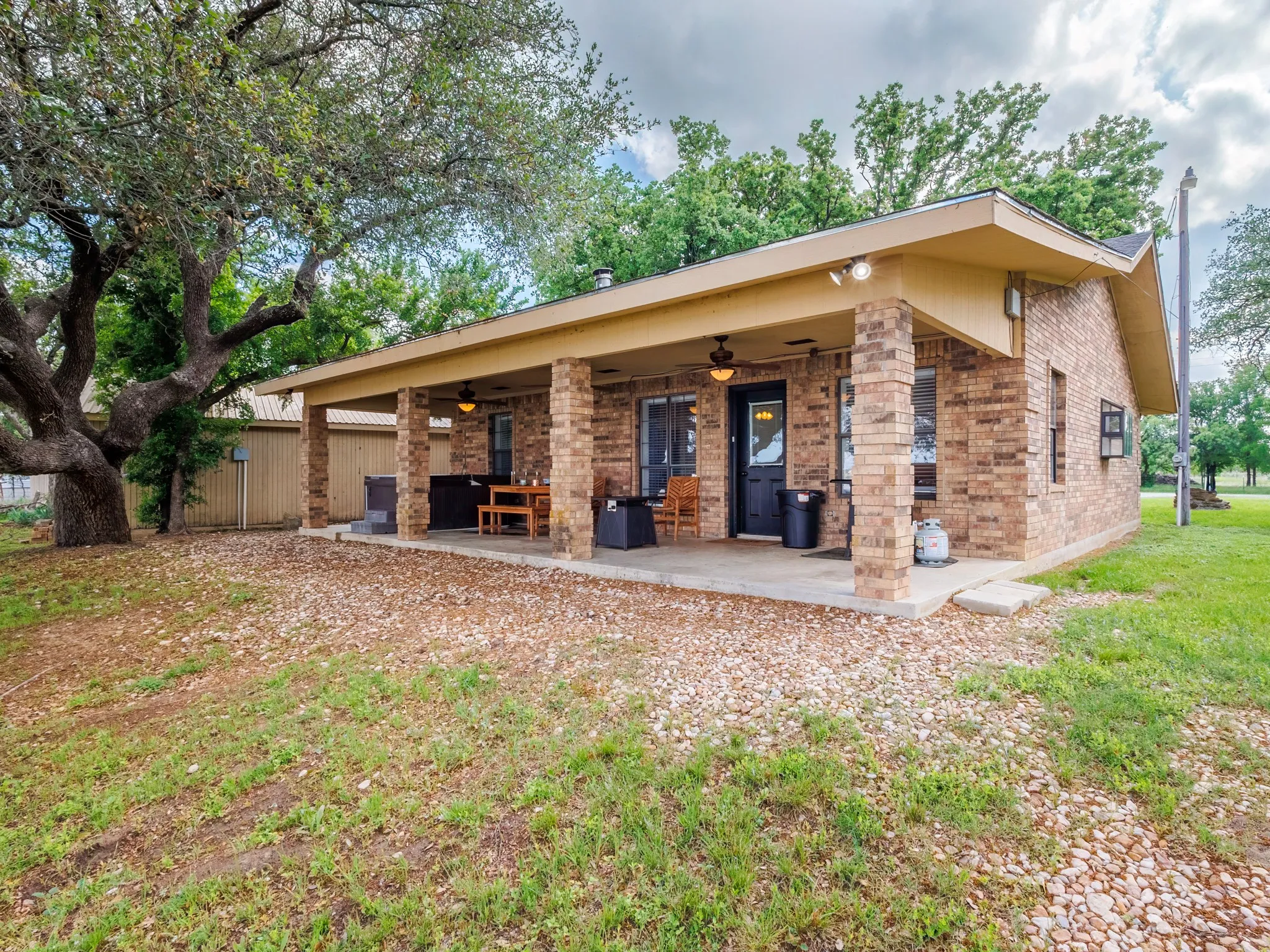 Single Family Residence For Sale in Brown County , 7850 County Road 551, Brownwood, Texas 76801, 3 Bedrooms, 1 Bathroom, 1 Garage spaces, 1,152 Sqft, built in 1992, Price $369,000, mls#21245732, Real Estate Agent in Brownwood, Homes For Sale in Brown county, Homes For Sale in Brownwood, Realtor in Brownwood Texas, Real Estate Brokerage Independent Realty Texas, Luminita Cordes Realtor