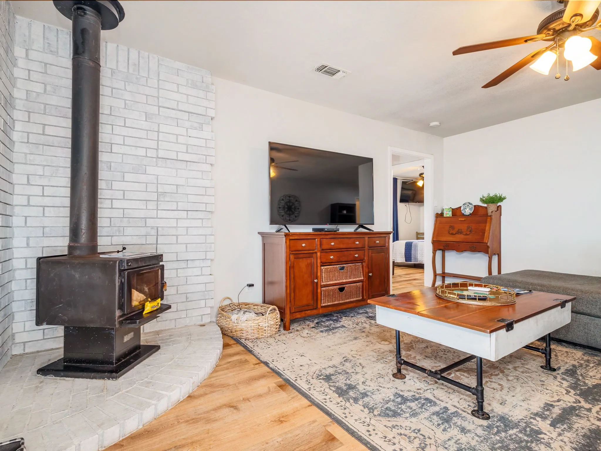 Single Family Residence For Sale in Brown County , 7850 County Road 551, Brownwood, Texas 76801, 3 Bedrooms, 1 Bathroom, 1 Garage spaces, 1,152 Sqft, built in 1992, Price $369,000, mls#21245732, Real Estate Agent in Brownwood, Homes For Sale in Brown county, Homes For Sale in Brownwood, Realtor in Brownwood Texas, Real Estate Brokerage Independent Realty Texas, Luminita Cordes Realtor