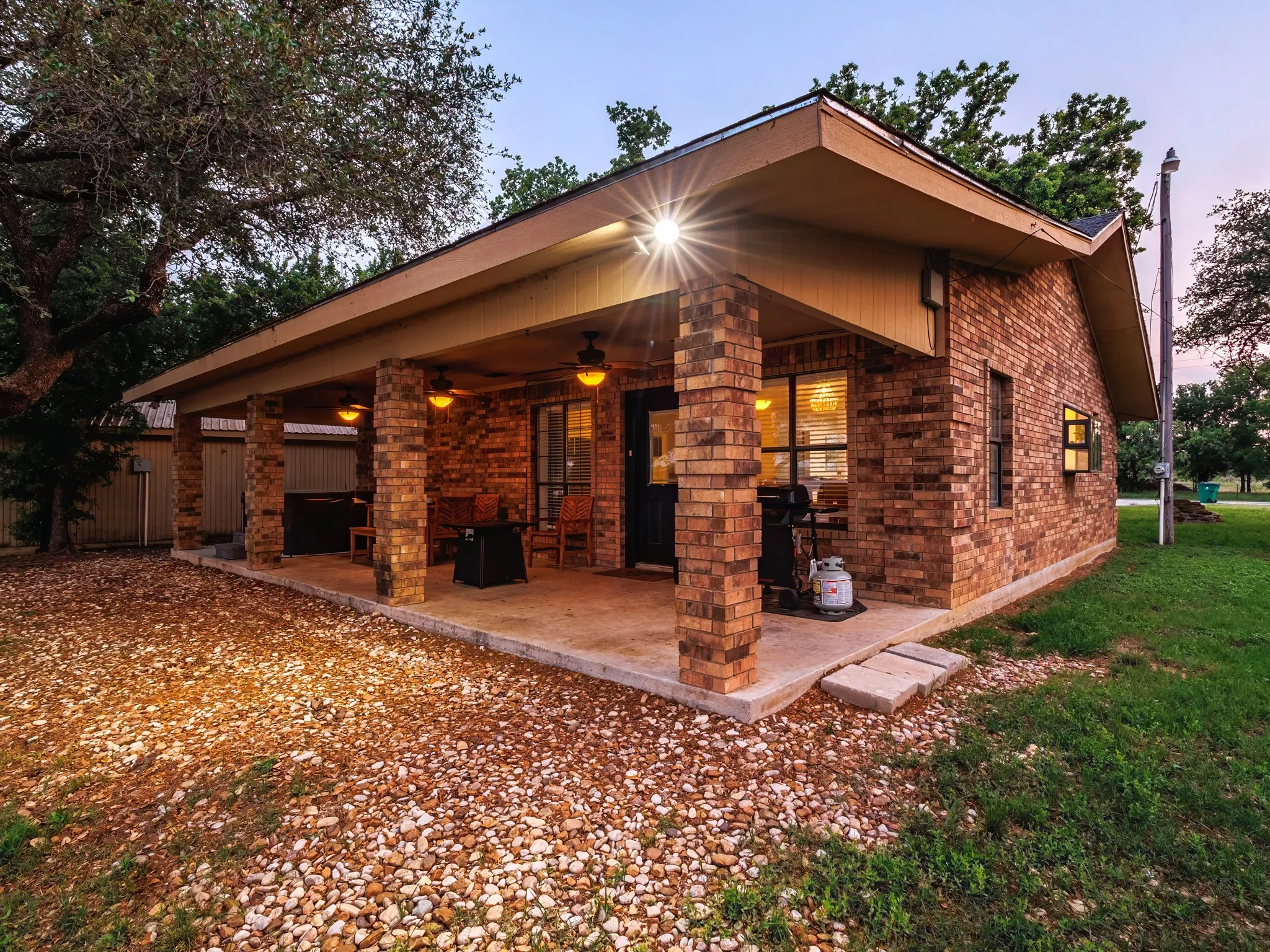 Single Family Residence For Sale in Brown County , 7850 County Road 551, Brownwood, Texas 76801, 3 Bedrooms, 1 Bathroom, 1 Garage spaces, 1,152 Sqft, built in 1992, Price $369,000, mls#21245732, Real Estate Agent in Brownwood, Homes For Sale in Brown county, Homes For Sale in Brownwood, Realtor in Brownwood Texas, Real Estate Brokerage Independent Realty Texas, Luminita Cordes Realtor