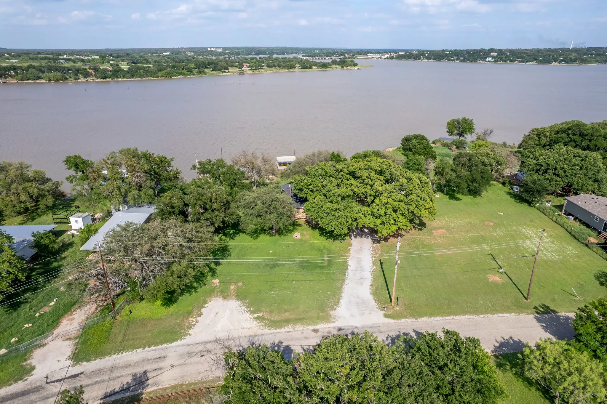 Single Family Residence For Sale in Brown County , 7850 County Road 551, Brownwood, Texas 76801, 3 Bedrooms, 1 Bathroom, 1 Garage spaces, 1,152 Sqft, built in 1992, Price $369,000, mls#21245732, Real Estate Agent in Brownwood, Homes For Sale in Brown county, Homes For Sale in Brownwood, Realtor in Brownwood Texas, Real Estate Brokerage Independent Realty Texas, Luminita Cordes Realtor