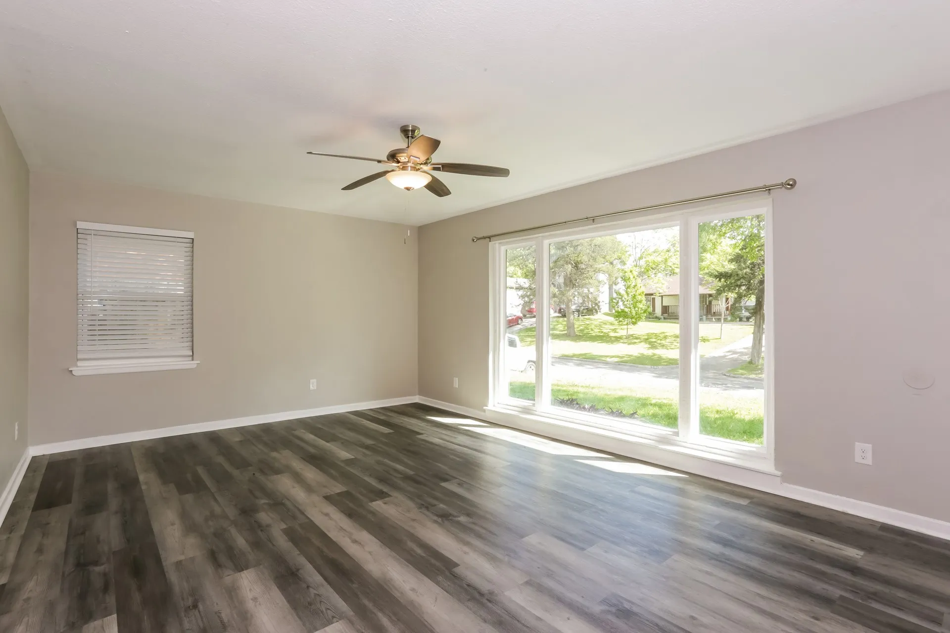 Single Family Residence For Sale in Dallas County , 7347 Maringo Drive, Dallas, Texas 75227, 3 Bedroom, 2 Bathroom, 2 Garage spaces, 1,673 Sqft, built in 1954, mls#21245008, Real Estate Agent in Dallas, Homes For Sale in Dallas county, Homes For Sale in Dallas, Realtor in Dallas Texas, Real Estate Brokerage Independent Realty Texas, Luminita Cordes Realtor