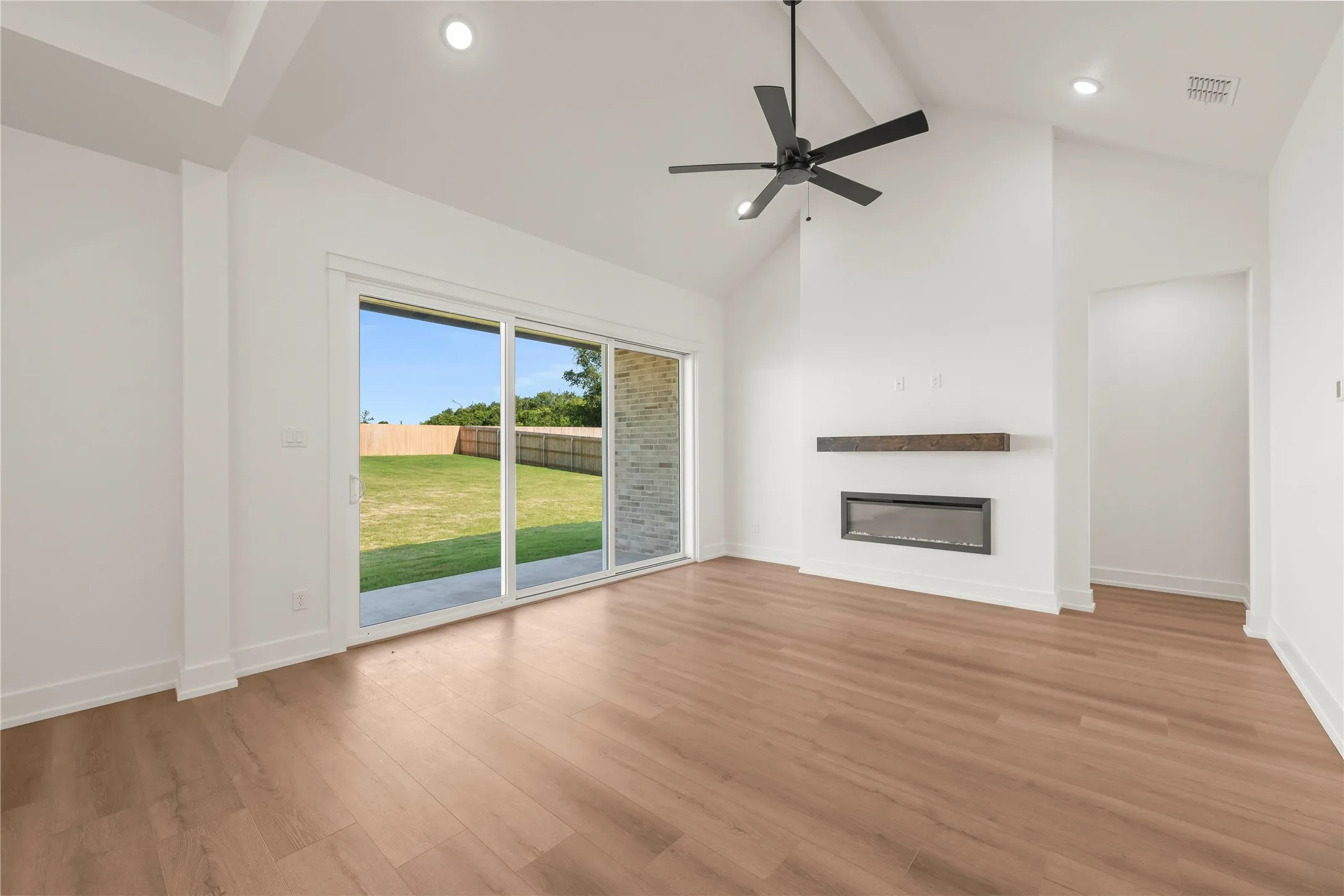 Single Family Residence For Sale in Mc Lennan County , 313 Boots Court, Lorena, Texas 76655, 4 Bedroom, 2 Bathroom, 3 Garage spaces, 1,944 Sqft, built in 2026, mls#21226772, Real Estate Agent in Lorena, Homes For Sale in Mc Lennan county, Homes For Sale in Lorena, Realtor in Lorena Texas, Real Estate Brokerage Independent Realty Texas, Luminita Cordes Realtor