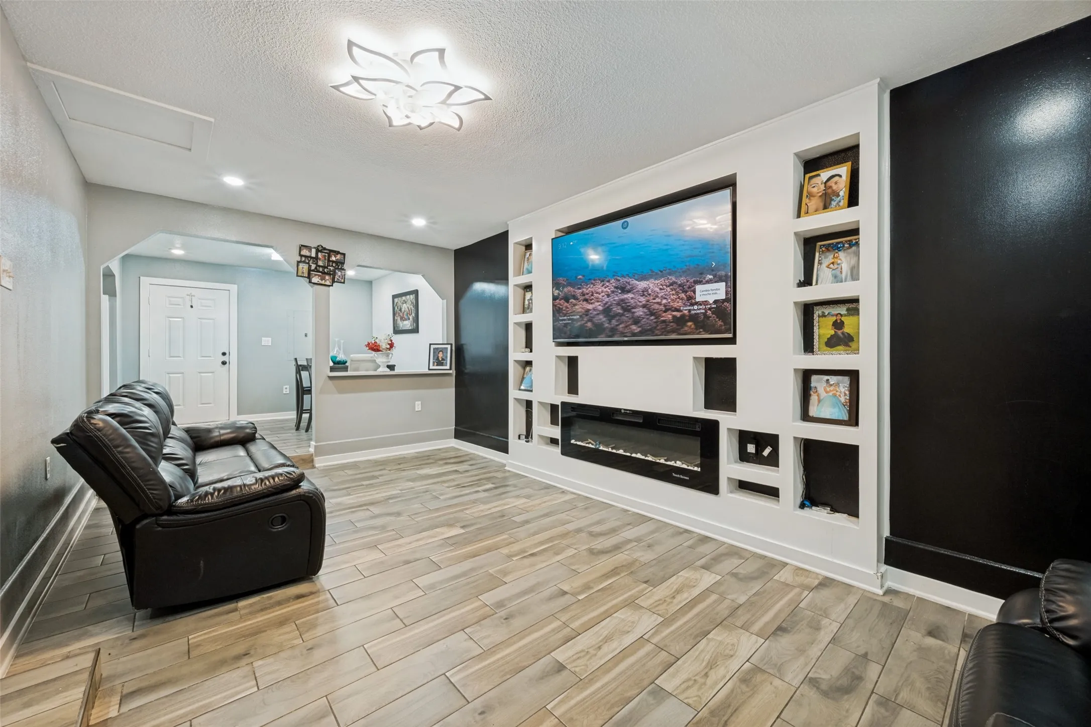 Single Family Residence For Sale in Tarrant County , 4332 Quails Lane, Fort Worth, Texas 76119, 3 Bedroom, 1 Bathroom, Garage spaces, 1,434 Sqft, built in 1956, Preowned, mls#21241619, Real Estate Agent in Fort Worth, Homes For Sale in Tarrant county, Homes For Sale in Fort Worth, Realtor in Fort Worth Texas, Real Estate Brokerage Independent Realty Texas, Luminita Cordes Realtor