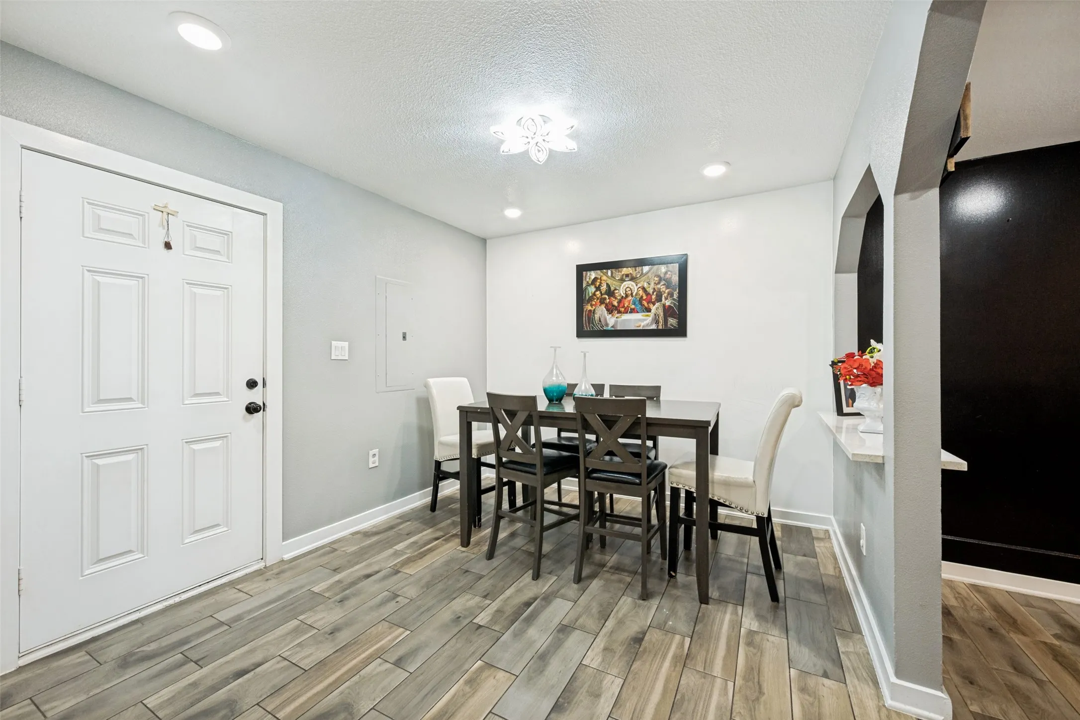 Single Family Residence For Sale in Tarrant County , 4332 Quails Lane, Fort Worth, Texas 76119, 3 Bedroom, 1 Bathroom, Garage spaces, 1,434 Sqft, built in 1956, Preowned, mls#21241619, Real Estate Agent in Fort Worth, Homes For Sale in Tarrant county, Homes For Sale in Fort Worth, Realtor in Fort Worth Texas, Real Estate Brokerage Independent Realty Texas, Luminita Cordes Realtor