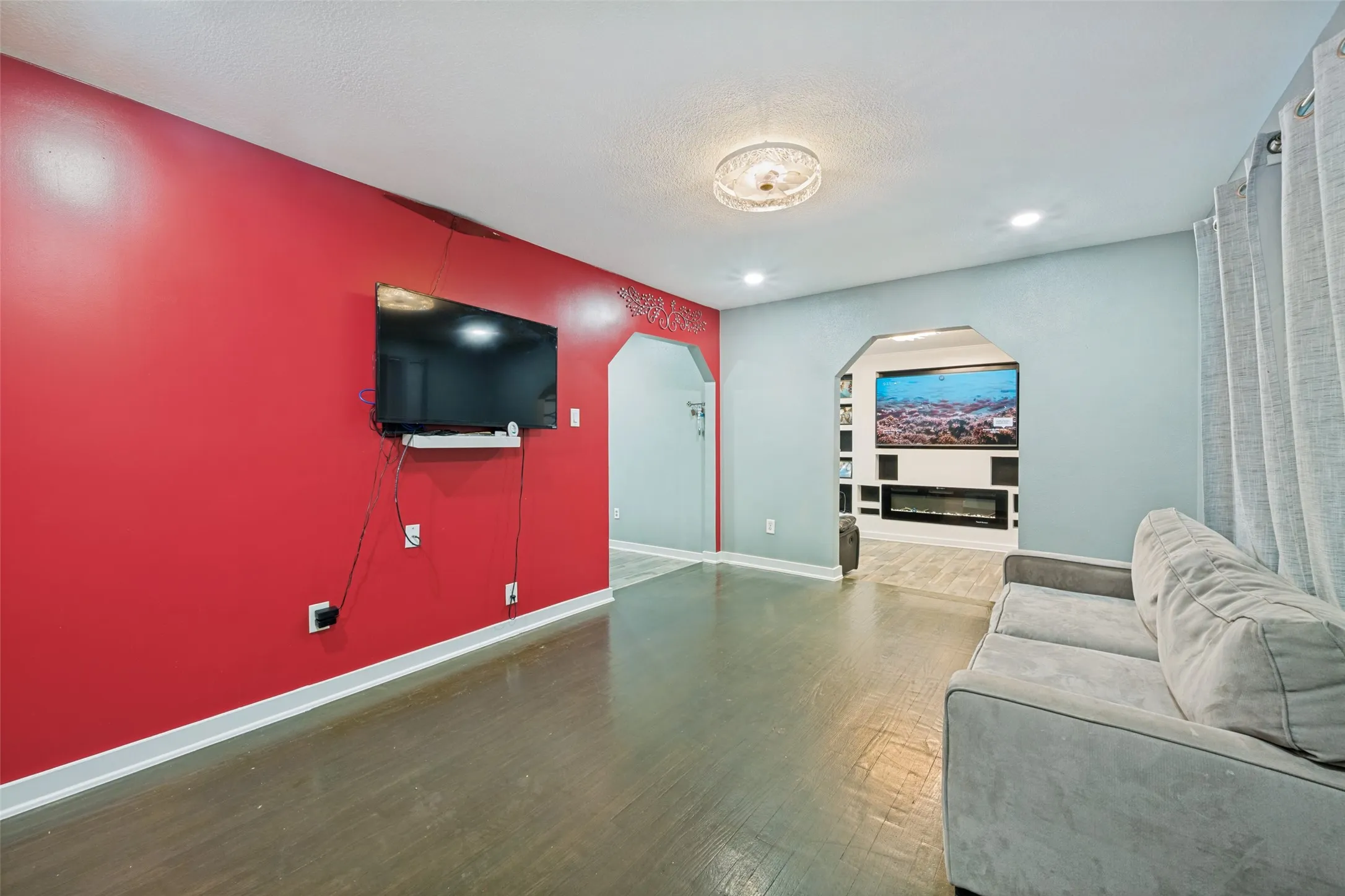 Single Family Residence For Sale in Tarrant County , 4332 Quails Lane, Fort Worth, Texas 76119, 3 Bedroom, 1 Bathroom, Garage spaces, 1,434 Sqft, built in 1956, Preowned, mls#21241619, Real Estate Agent in Fort Worth, Homes For Sale in Tarrant county, Homes For Sale in Fort Worth, Realtor in Fort Worth Texas, Real Estate Brokerage Independent Realty Texas, Luminita Cordes Realtor