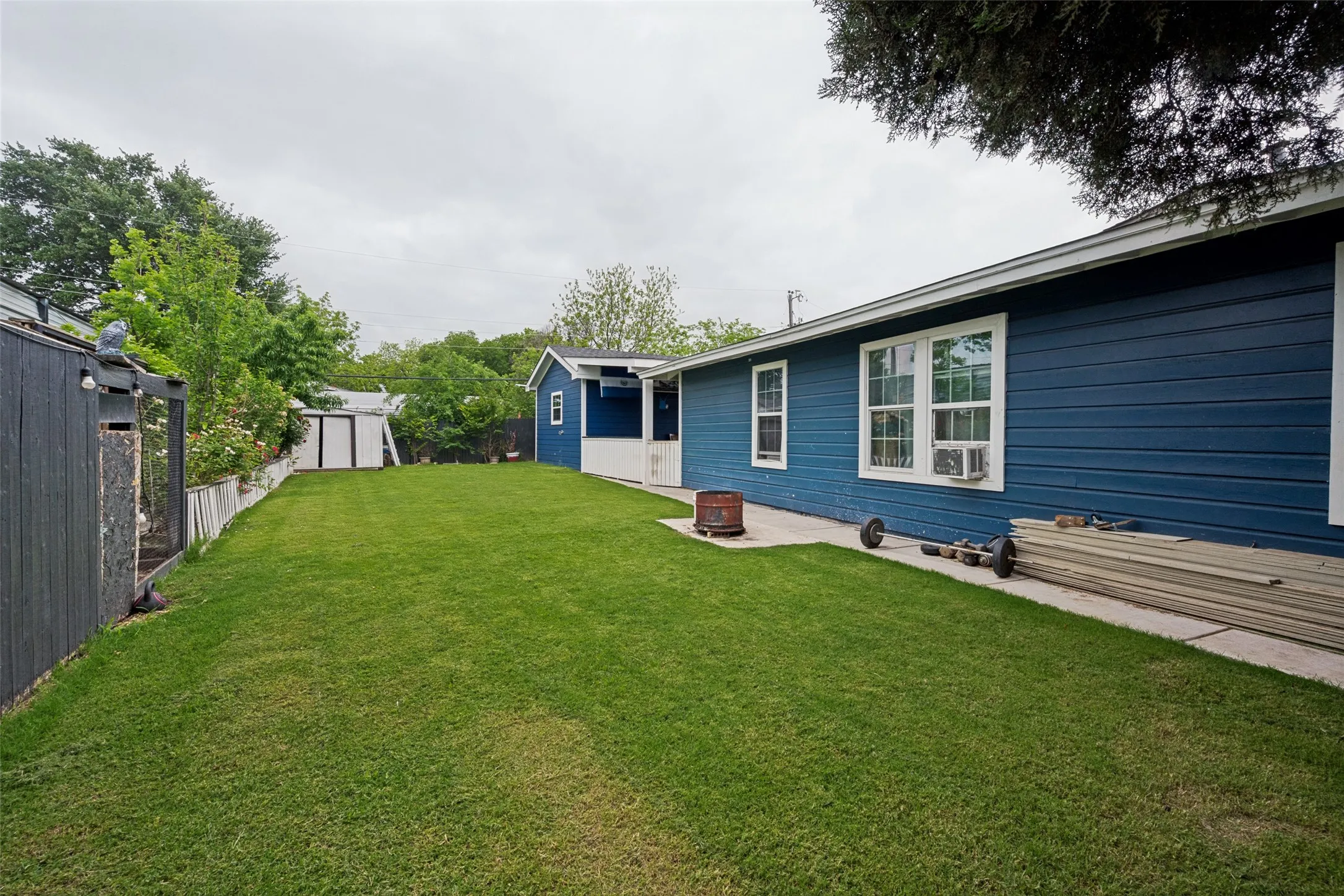 Single Family Residence For Sale in Tarrant County , 4332 Quails Lane, Fort Worth, Texas 76119, 3 Bedroom, 1 Bathroom, Garage spaces, 1,434 Sqft, built in 1956, Preowned, mls#21241619, Real Estate Agent in Fort Worth, Homes For Sale in Tarrant county, Homes For Sale in Fort Worth, Realtor in Fort Worth Texas, Real Estate Brokerage Independent Realty Texas, Luminita Cordes Realtor