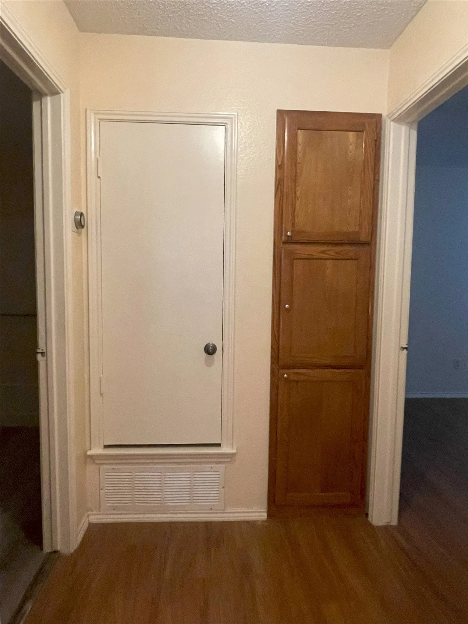 Duplex For Rent in Tarrant County , 5719 Red Cactus Court, Arlington, Texas 76017, 2 Bedroom, 2 Bathroom, Garage spaces, 1,252 Sqft, built in 1984, mls#21245855, Real Estate Agent in Arlington, Homes For Rent in Tarrant county, Homes For Rent in Arlington, Realtor in Arlington Texas, Real Estate Brokerage Independent Realty Texas, Luminita Cordes Realtor