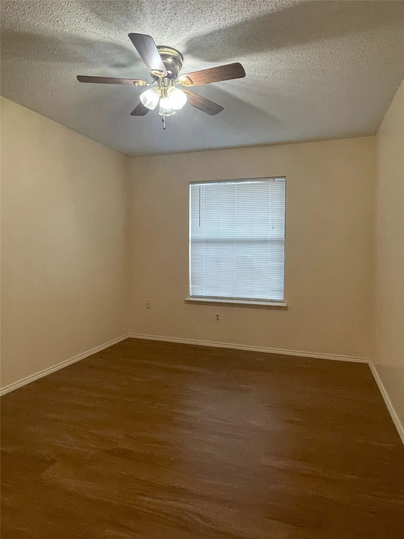Duplex For Rent in Tarrant County , 5719 Red Cactus Court, Arlington, Texas 76017, 2 Bedroom, 2 Bathroom, Garage spaces, 1,252 Sqft, built in 1984, mls#21245855, Real Estate Agent in Arlington, Homes For Rent in Tarrant county, Homes For Rent in Arlington, Realtor in Arlington Texas, Real Estate Brokerage Independent Realty Texas, Luminita Cordes Realtor