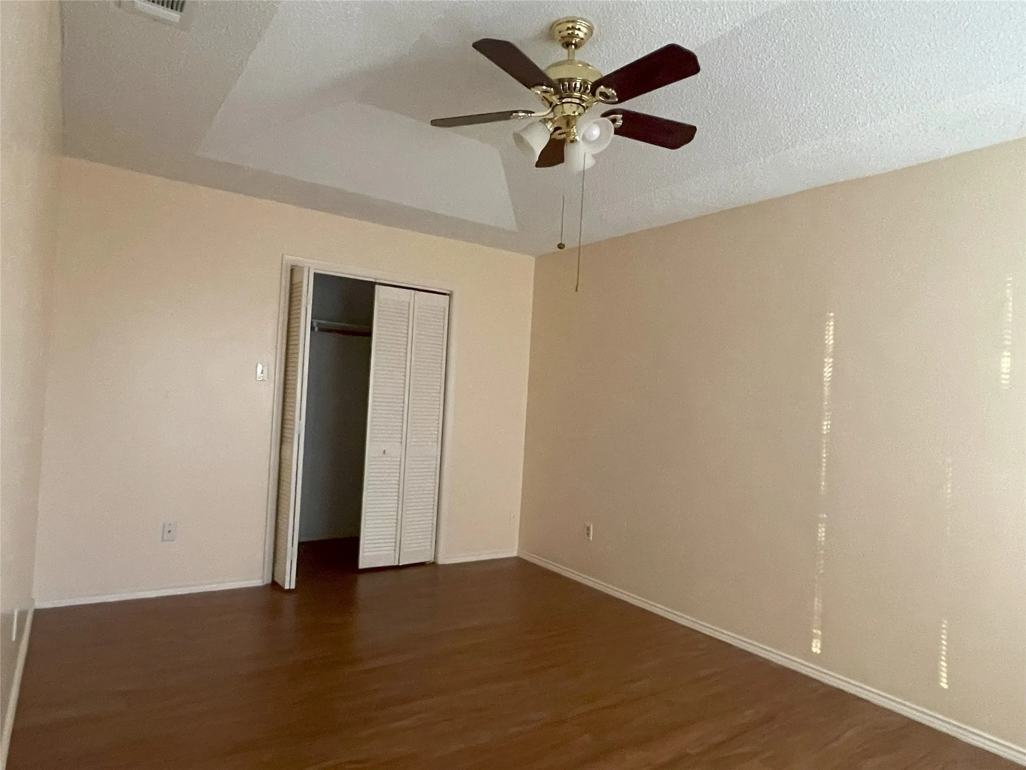 Duplex For Rent in Tarrant County , 5719 Red Cactus Court, Arlington, Texas 76017, 2 Bedroom, 2 Bathroom, Garage spaces, 1,252 Sqft, built in 1984, mls#21245855, Real Estate Agent in Arlington, Homes For Rent in Tarrant county, Homes For Rent in Arlington, Realtor in Arlington Texas, Real Estate Brokerage Independent Realty Texas, Luminita Cordes Realtor