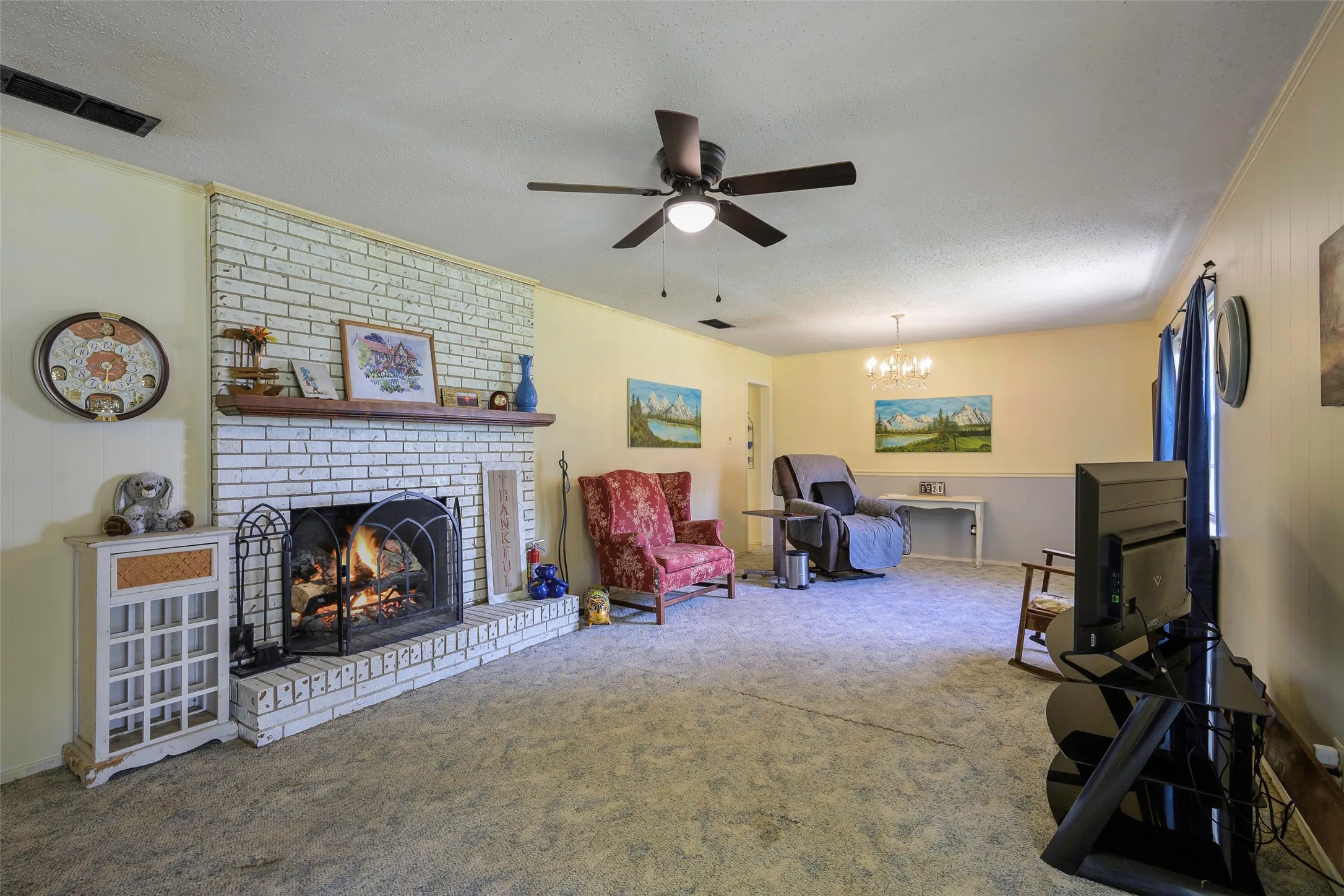 Single Family Residence For Sale in Henderson County , 1113 W Will White Road, Kemp, Texas 75143, 3 Bedroom, 1 Bathroom, 2 Garage spaces, 1,396 Sqft, built in 1970, Preowned, mls#21238606, Real Estate Agent in Kemp, Homes For Sale in Henderson county, Homes For Sale in Kemp, Realtor in Kemp Texas, Real Estate Brokerage Independent Realty Texas, Luminita Cordes Realtor