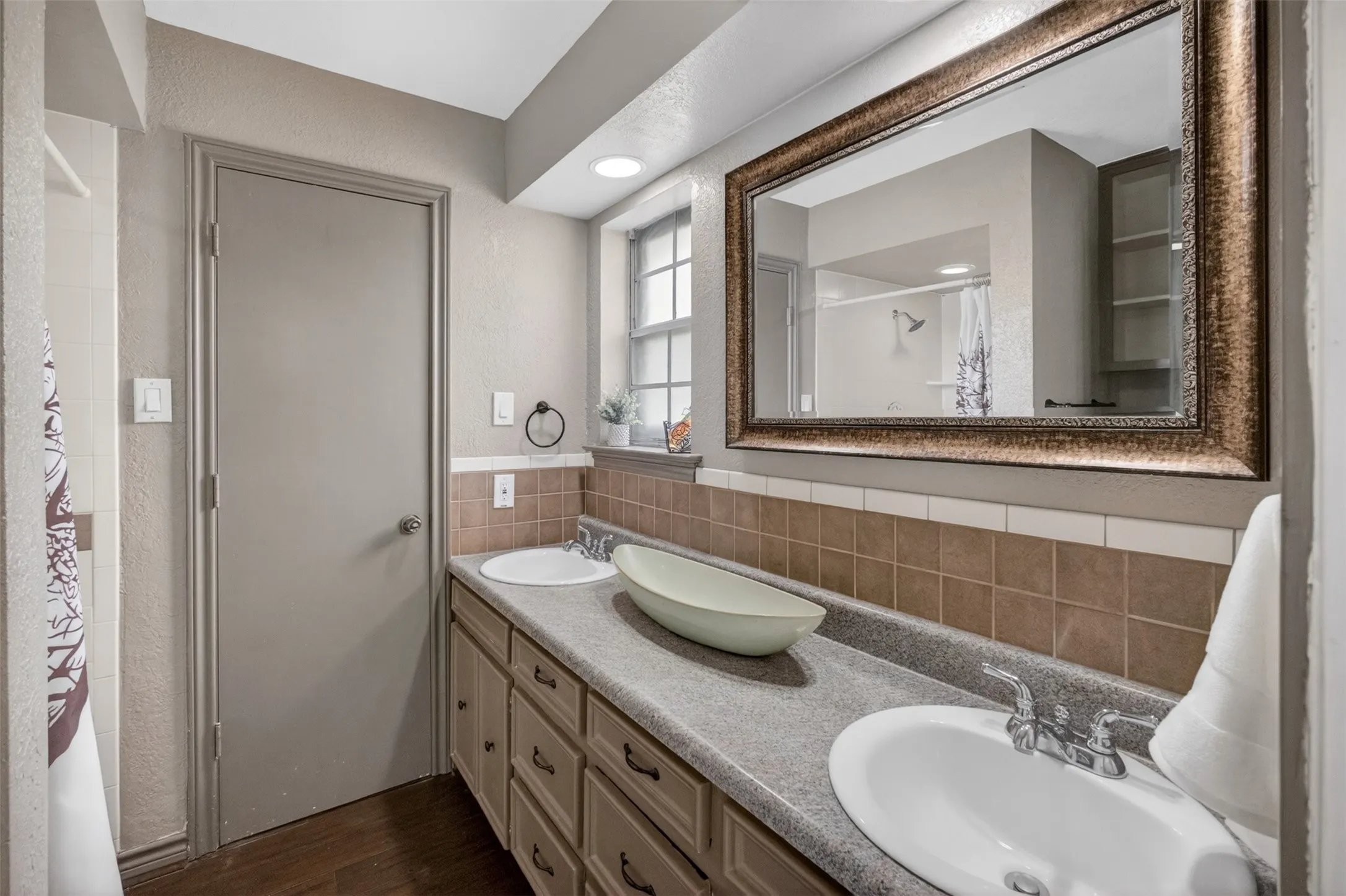 Single Family Residence For Sale in Dallas County , 4607 Sachse Road, Sachse, Texas 75048, 4 Bedroom, 3 Bathroom, 2 Garage spaces, 2,311 Sqft, built in 1971, mls#21245941, Real Estate Agent in Sachse, Homes For Sale in Dallas county, Homes For Sale in Sachse, Realtor in Sachse Texas, Real Estate Brokerage Independent Realty Texas, Luminita Cordes Realtor