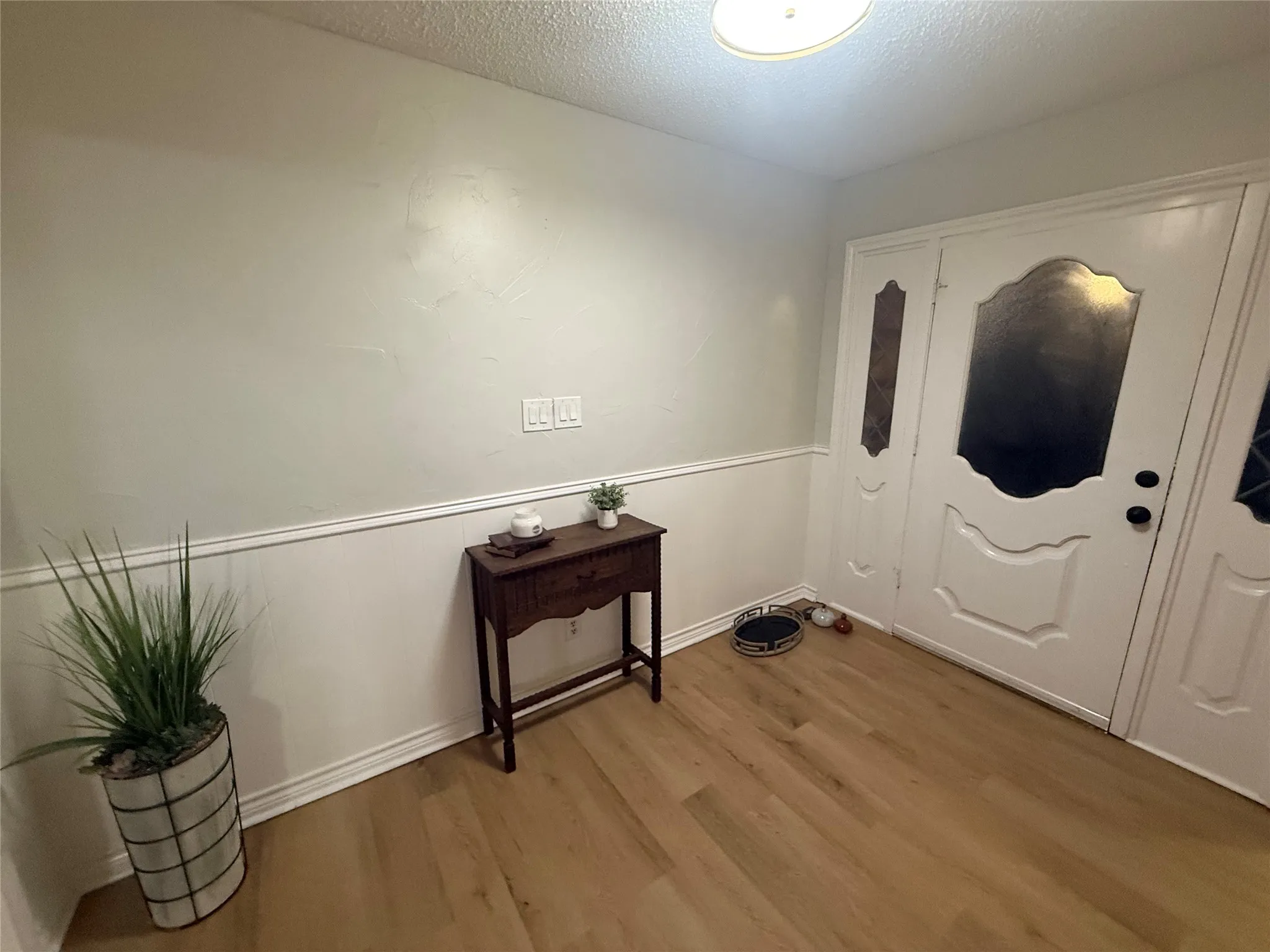 Single Family Residence For Sale in Dallas County , 4607 Sachse Road, Sachse, Texas 75048, 4 Bedroom, 3 Bathroom, 2 Garage spaces, 2,311 Sqft, built in 1971, mls#21245941, Real Estate Agent in Sachse, Homes For Sale in Dallas county, Homes For Sale in Sachse, Realtor in Sachse Texas, Real Estate Brokerage Independent Realty Texas, Luminita Cordes Realtor