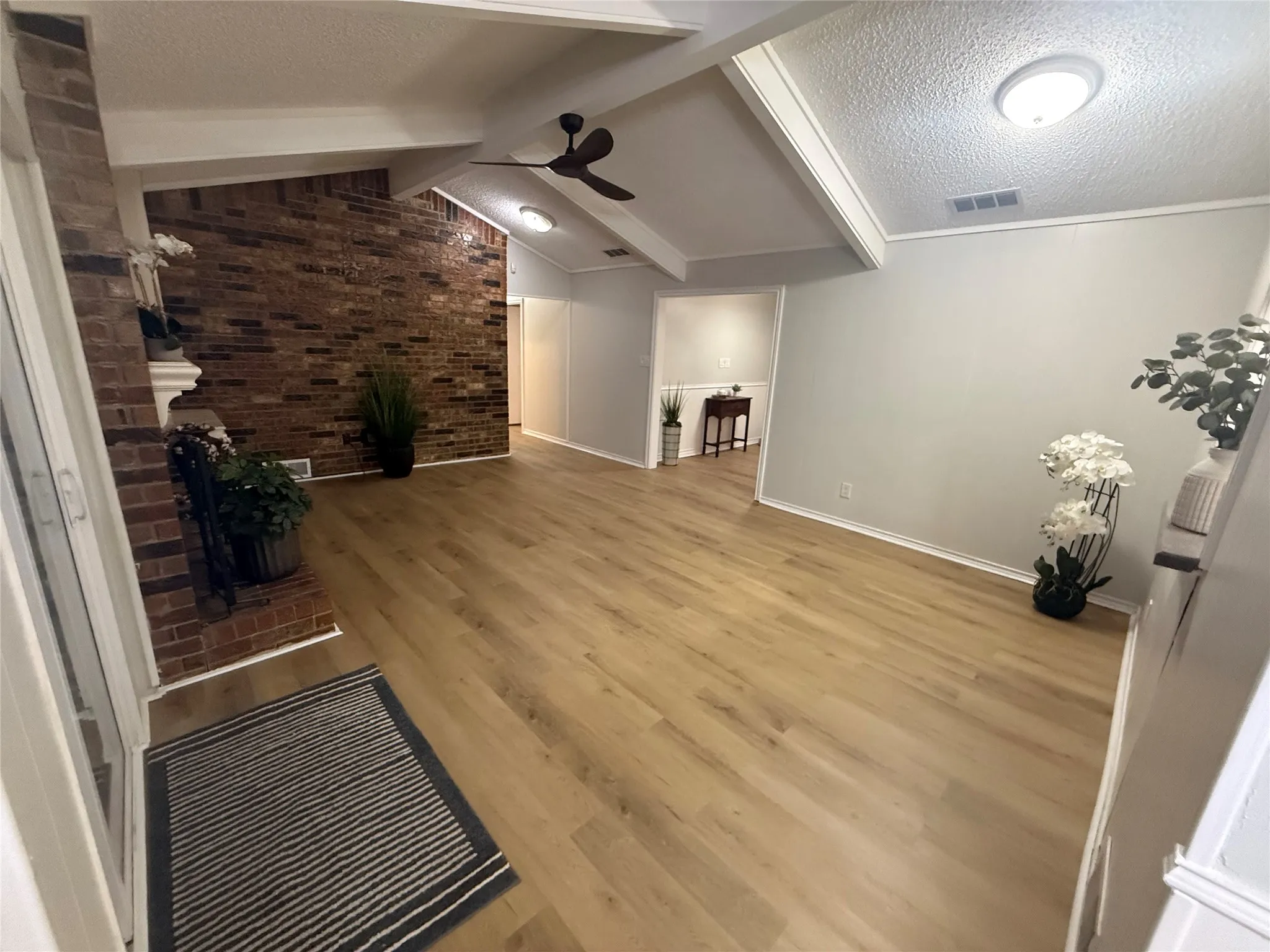Single Family Residence For Sale in Dallas County , 4607 Sachse Road, Sachse, Texas 75048, 4 Bedroom, 3 Bathroom, 2 Garage spaces, 2,311 Sqft, built in 1971, mls#21245941, Real Estate Agent in Sachse, Homes For Sale in Dallas county, Homes For Sale in Sachse, Realtor in Sachse Texas, Real Estate Brokerage Independent Realty Texas, Luminita Cordes Realtor