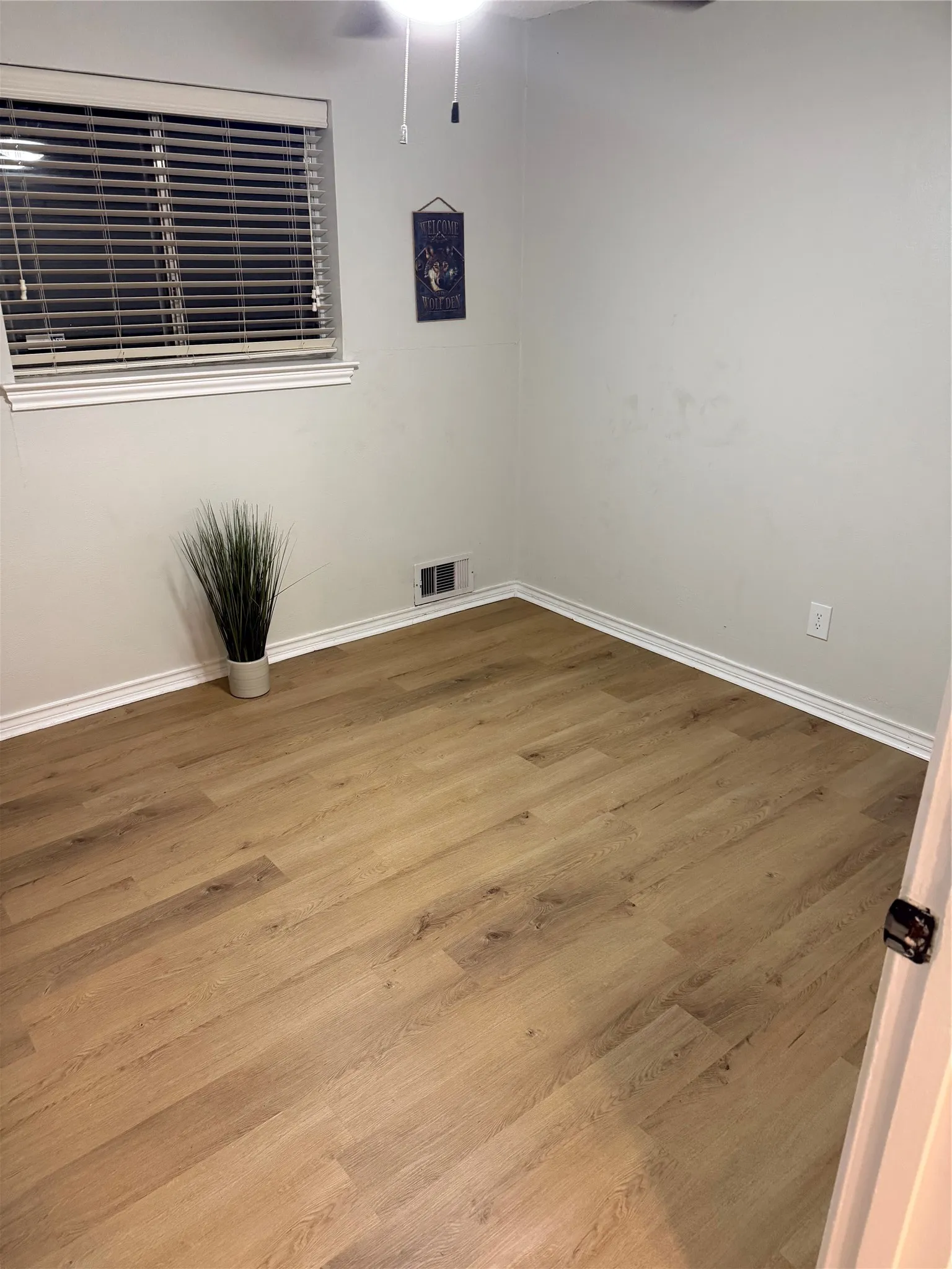 Single Family Residence For Sale in Dallas County , 4607 Sachse Road, Sachse, Texas 75048, 4 Bedroom, 3 Bathroom, 2 Garage spaces, 2,311 Sqft, built in 1971, mls#21245941, Real Estate Agent in Sachse, Homes For Sale in Dallas county, Homes For Sale in Sachse, Realtor in Sachse Texas, Real Estate Brokerage Independent Realty Texas, Luminita Cordes Realtor