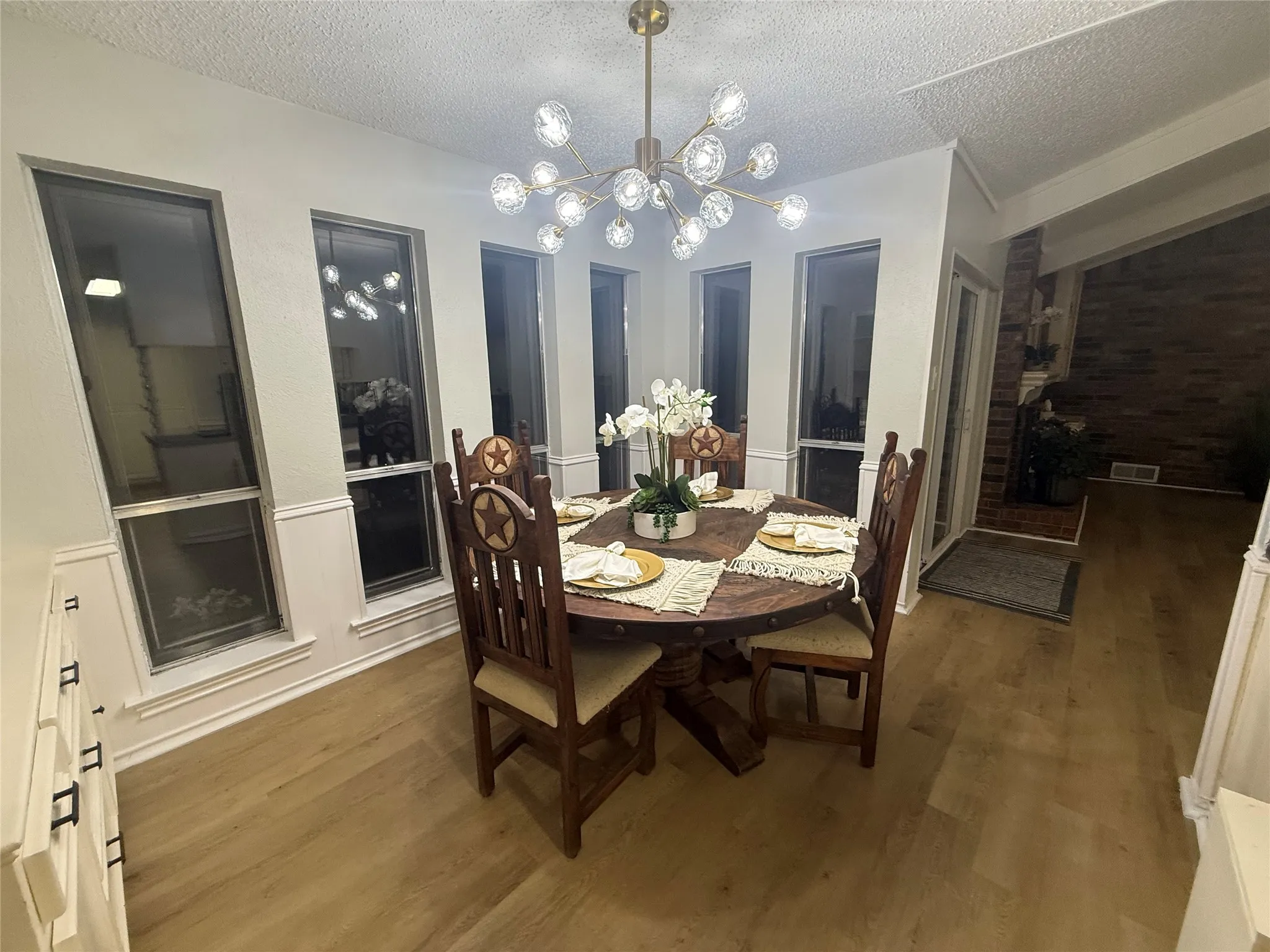 Single Family Residence For Sale in Dallas County , 4607 Sachse Road, Sachse, Texas 75048, 4 Bedroom, 3 Bathroom, 2 Garage spaces, 2,311 Sqft, built in 1971, mls#21245941, Real Estate Agent in Sachse, Homes For Sale in Dallas county, Homes For Sale in Sachse, Realtor in Sachse Texas, Real Estate Brokerage Independent Realty Texas, Luminita Cordes Realtor