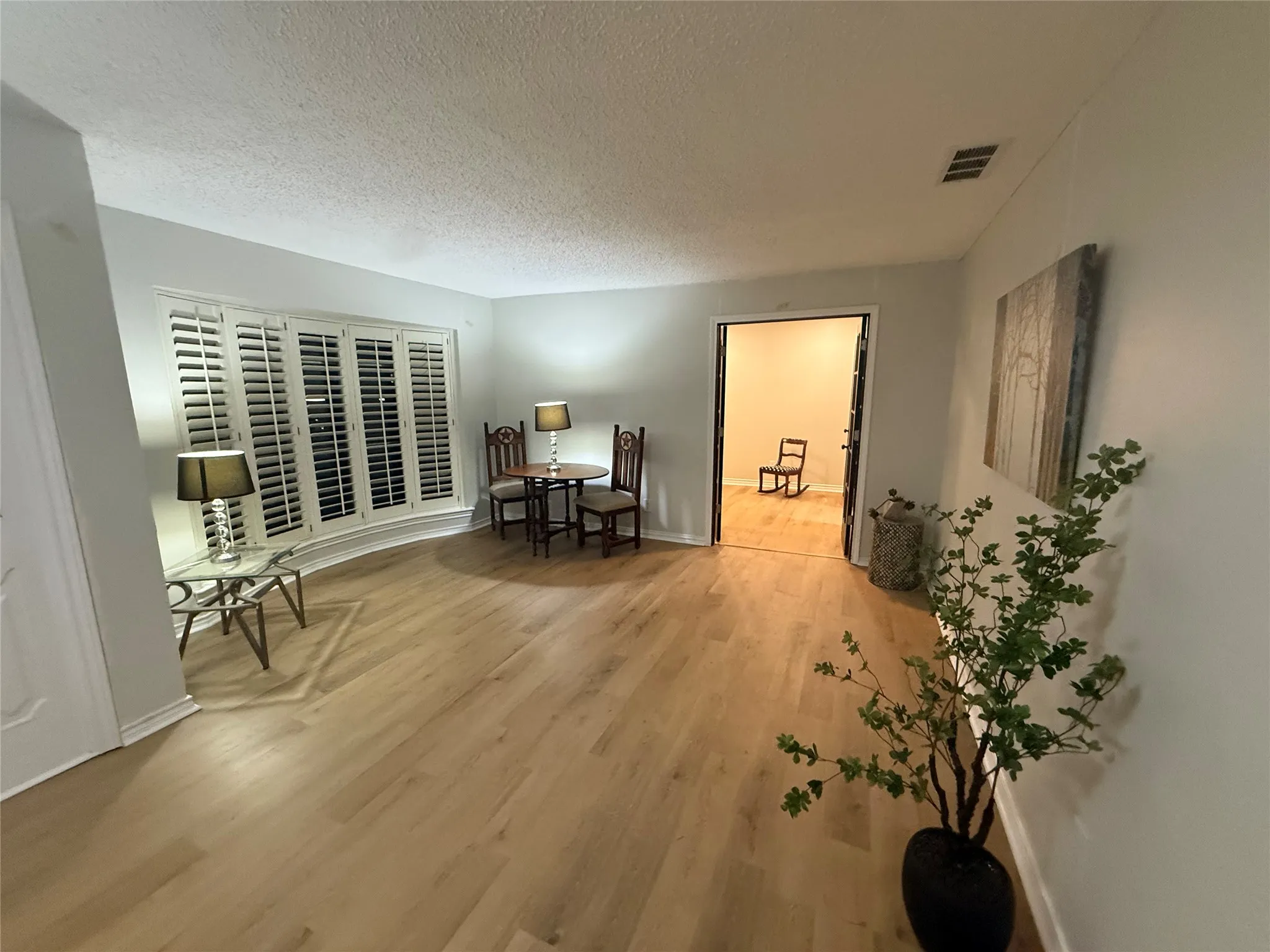Single Family Residence For Sale in Dallas County , 4607 Sachse Road, Sachse, Texas 75048, 4 Bedroom, 3 Bathroom, 2 Garage spaces, 2,311 Sqft, built in 1971, mls#21245941, Real Estate Agent in Sachse, Homes For Sale in Dallas county, Homes For Sale in Sachse, Realtor in Sachse Texas, Real Estate Brokerage Independent Realty Texas, Luminita Cordes Realtor