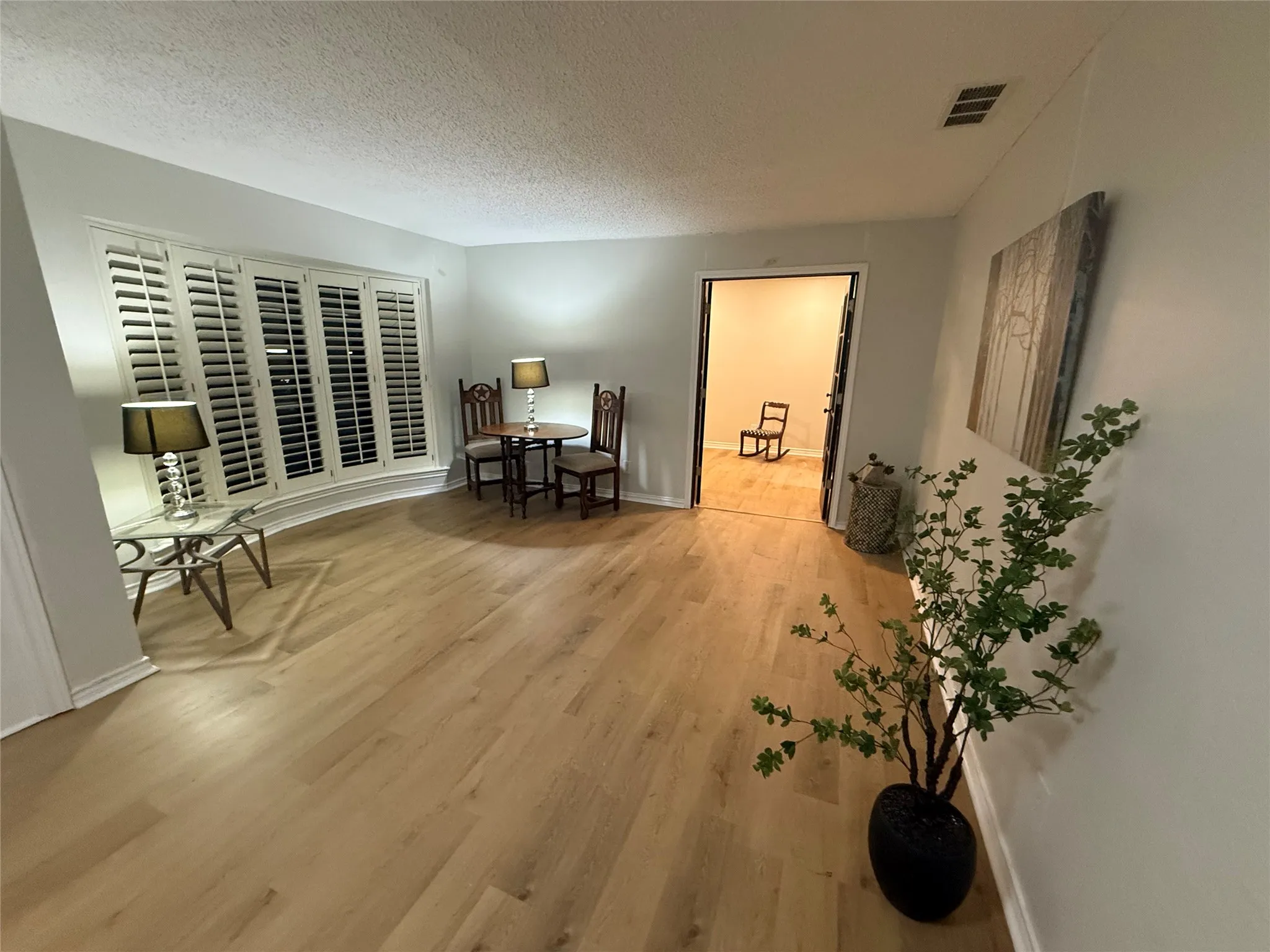 Single Family Residence For Sale in Dallas County , 4607 Sachse Road, Sachse, Texas 75048, 4 Bedroom, 3 Bathroom, 2 Garage spaces, 2,311 Sqft, built in 1971, mls#21245941, Real Estate Agent in Sachse, Homes For Sale in Dallas county, Homes For Sale in Sachse, Realtor in Sachse Texas, Real Estate Brokerage Independent Realty Texas, Luminita Cordes Realtor