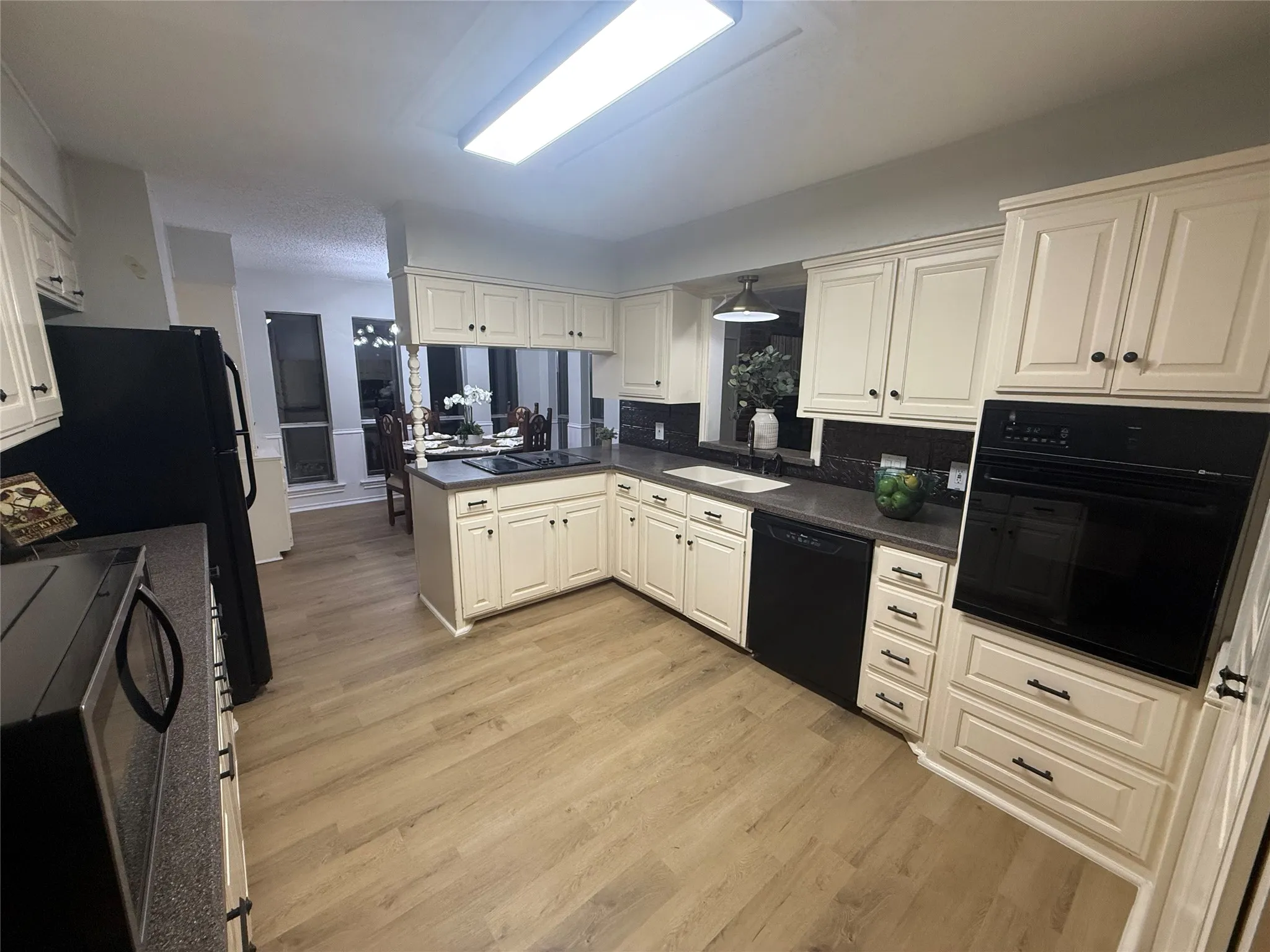 Single Family Residence For Sale in Dallas County , 4607 Sachse Road, Sachse, Texas 75048, 4 Bedroom, 3 Bathroom, 2 Garage spaces, 2,311 Sqft, built in 1971, mls#21245941, Real Estate Agent in Sachse, Homes For Sale in Dallas county, Homes For Sale in Sachse, Realtor in Sachse Texas, Real Estate Brokerage Independent Realty Texas, Luminita Cordes Realtor