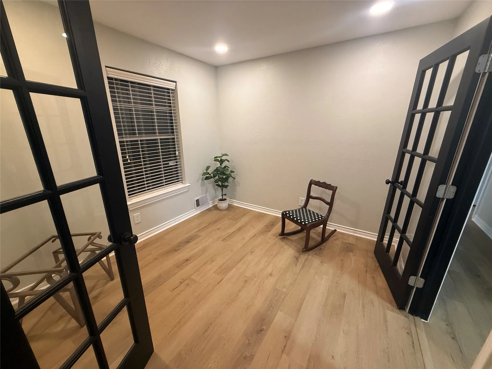 Single Family Residence For Sale in Dallas County , 4607 Sachse Road, Sachse, Texas 75048, 4 Bedroom, 3 Bathroom, 2 Garage spaces, 2,311 Sqft, built in 1971, mls#21245941, Real Estate Agent in Sachse, Homes For Sale in Dallas county, Homes For Sale in Sachse, Realtor in Sachse Texas, Real Estate Brokerage Independent Realty Texas, Luminita Cordes Realtor